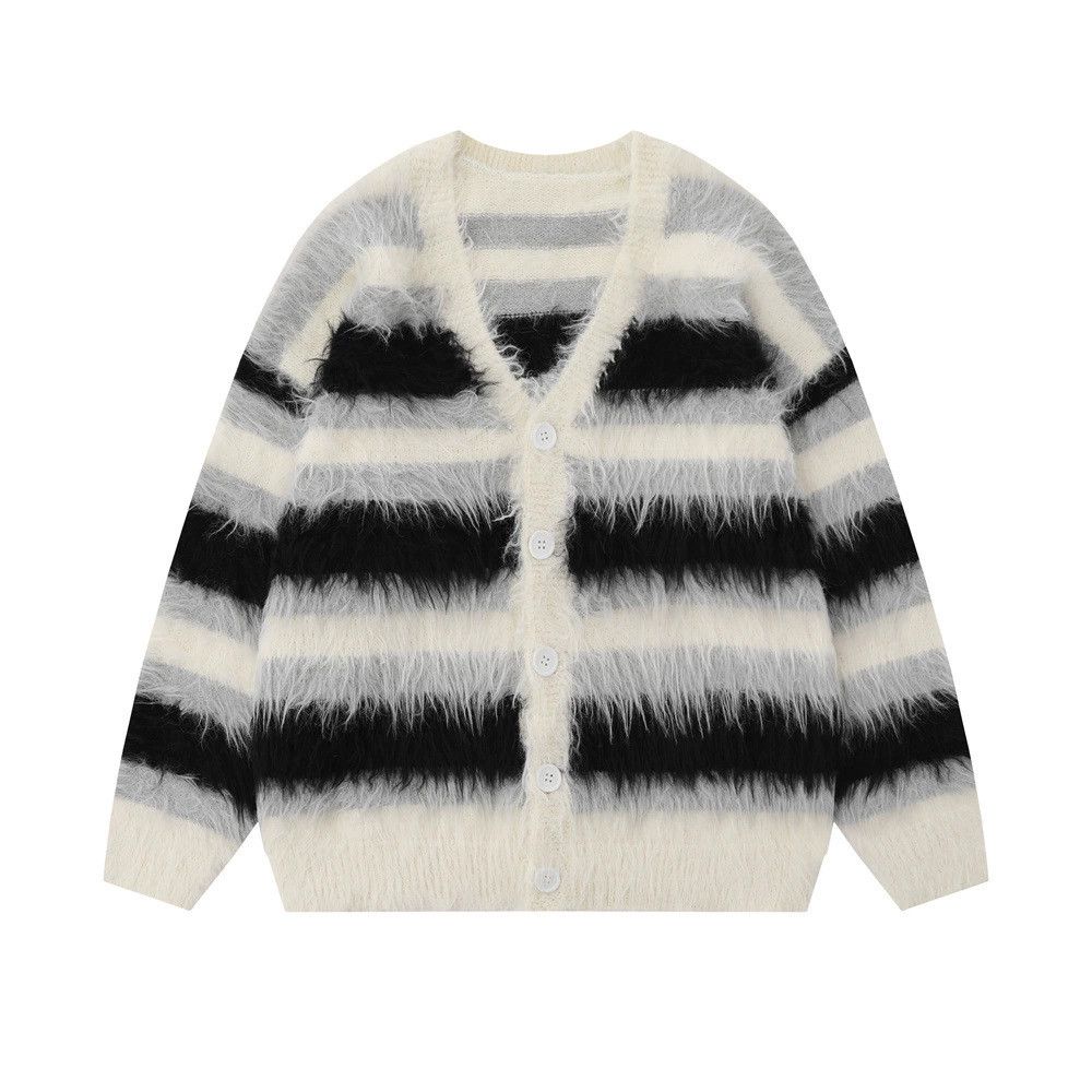 Vintage Men's loose casual striped V-neck knitted cardigan Size US M / EU 48-50 / 2 - 1 Thumbnail