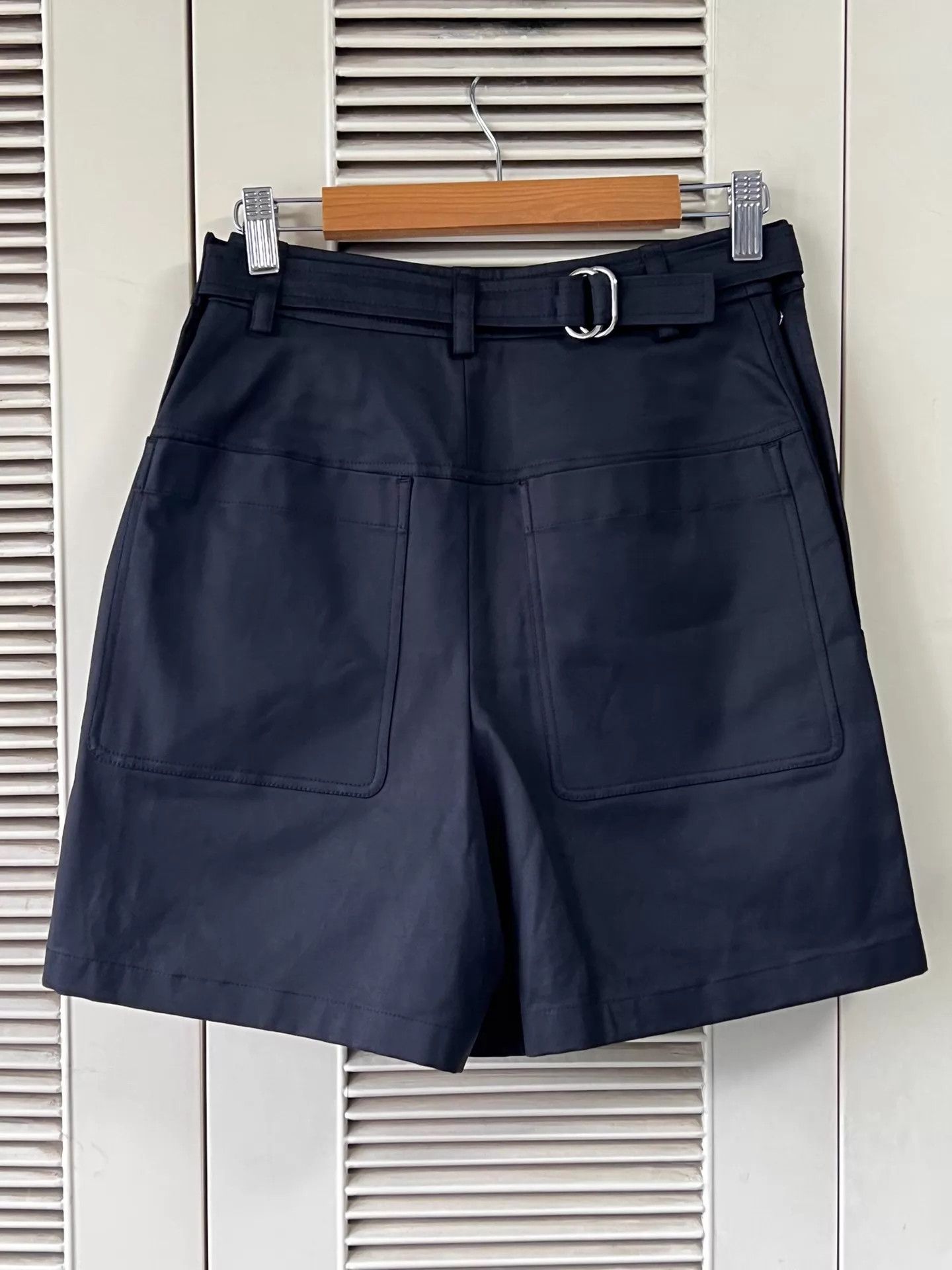 Hermes Hermes Women's Shorts 34 belt & metal buckle Size 25" / US 0 / IT 36 - 2 Thumbnail
