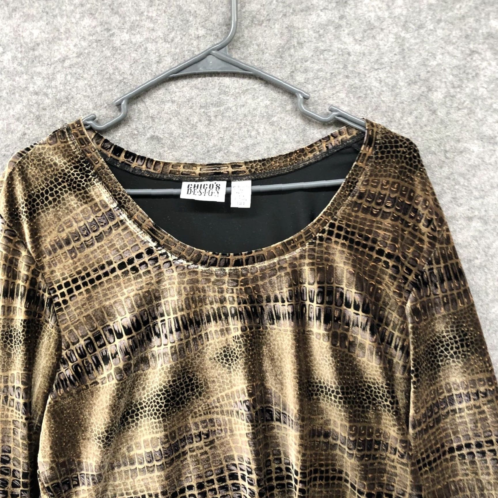 Vintage VINTAGE Chico's Velvet Long Sleeve Top Size L Animal Print Snake Gold Shirt Womens L Gold Snake Print Velvet Top Size L / US 10 / IT 46 - 3 Thumbnail
