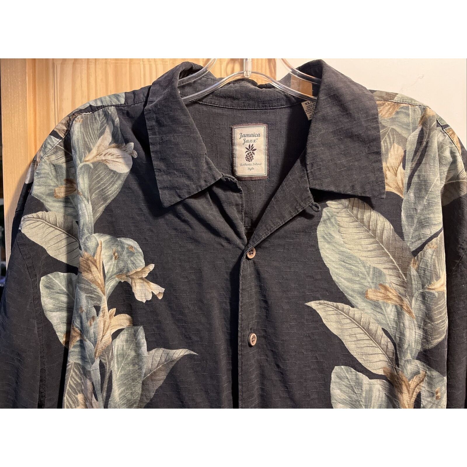 Other Jamaica Jaxx Men’s XL Black Floral Silk SS Hawaiian Shirt Size US XL / EU 56 / 4 - 5 Thumbnail