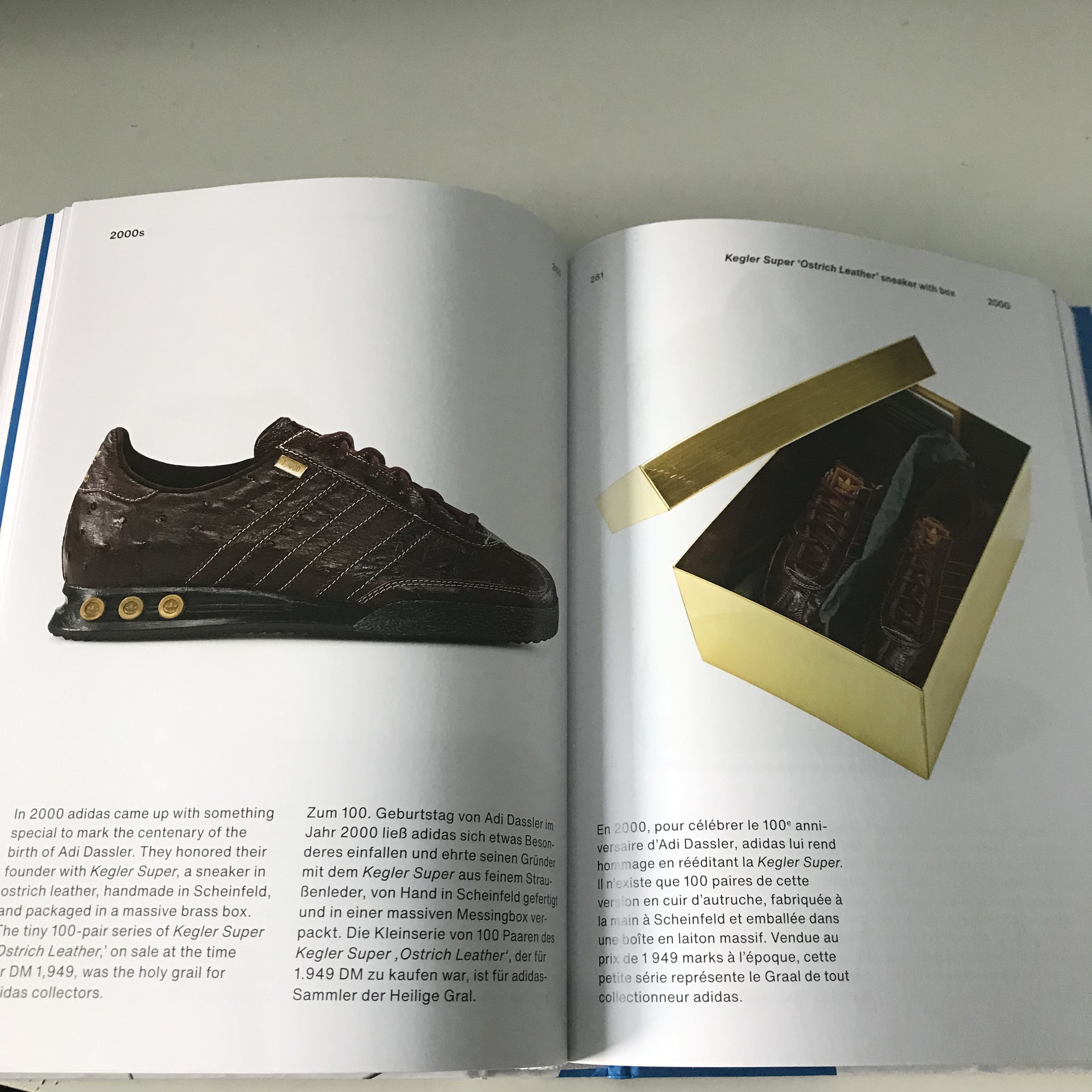 Adidas × Hypebeast × Infinite Archives ADIDAS ARCHIVE BOOK TASCHEN THE FOOTWEAR COLLECTION Sneakers Size ONE SIZE - 24 Thumbnail