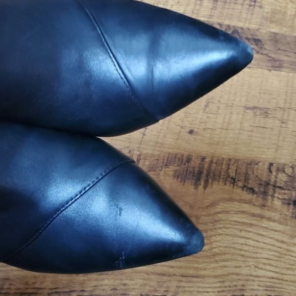 Calvin Klein Calvin Klein Grecia Black Leather Sz. 10 Heeled Mules Shoes Size US 10 / IT 40 - 5 Thumbnail