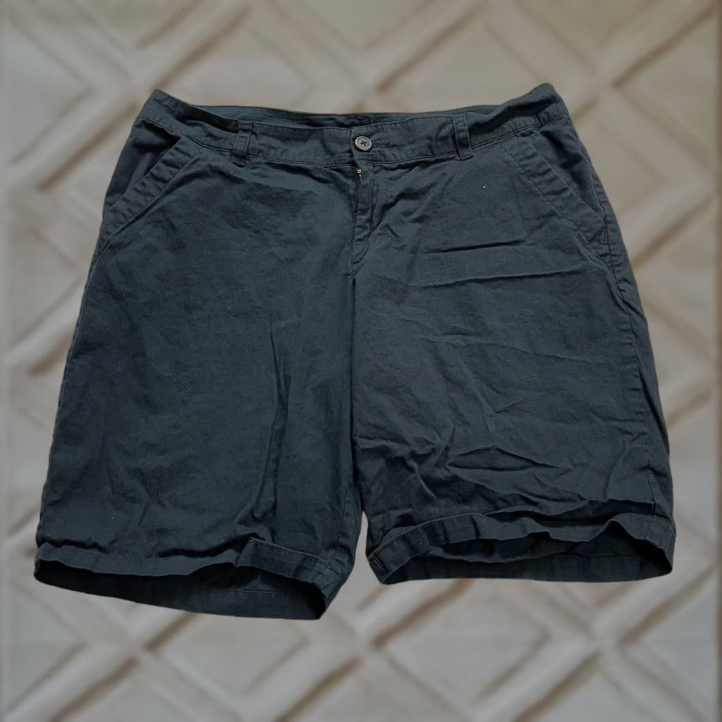 Vintage Columbia Chino Shorts Women's 14 Navy Blue Cotton Mid Rise Casual Activewear Size 36" / US 14 / IT 50 - 1 Thumbnail