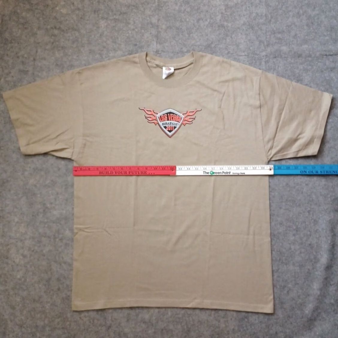 Fruit Of The Loom VINTAGE Las Vegas Bike Fest Mens Shirt XL Tan Double Side Wings Logo 2011 Short Sleeve Size US XL / EU 56 / 4 - 5 Thumbnail