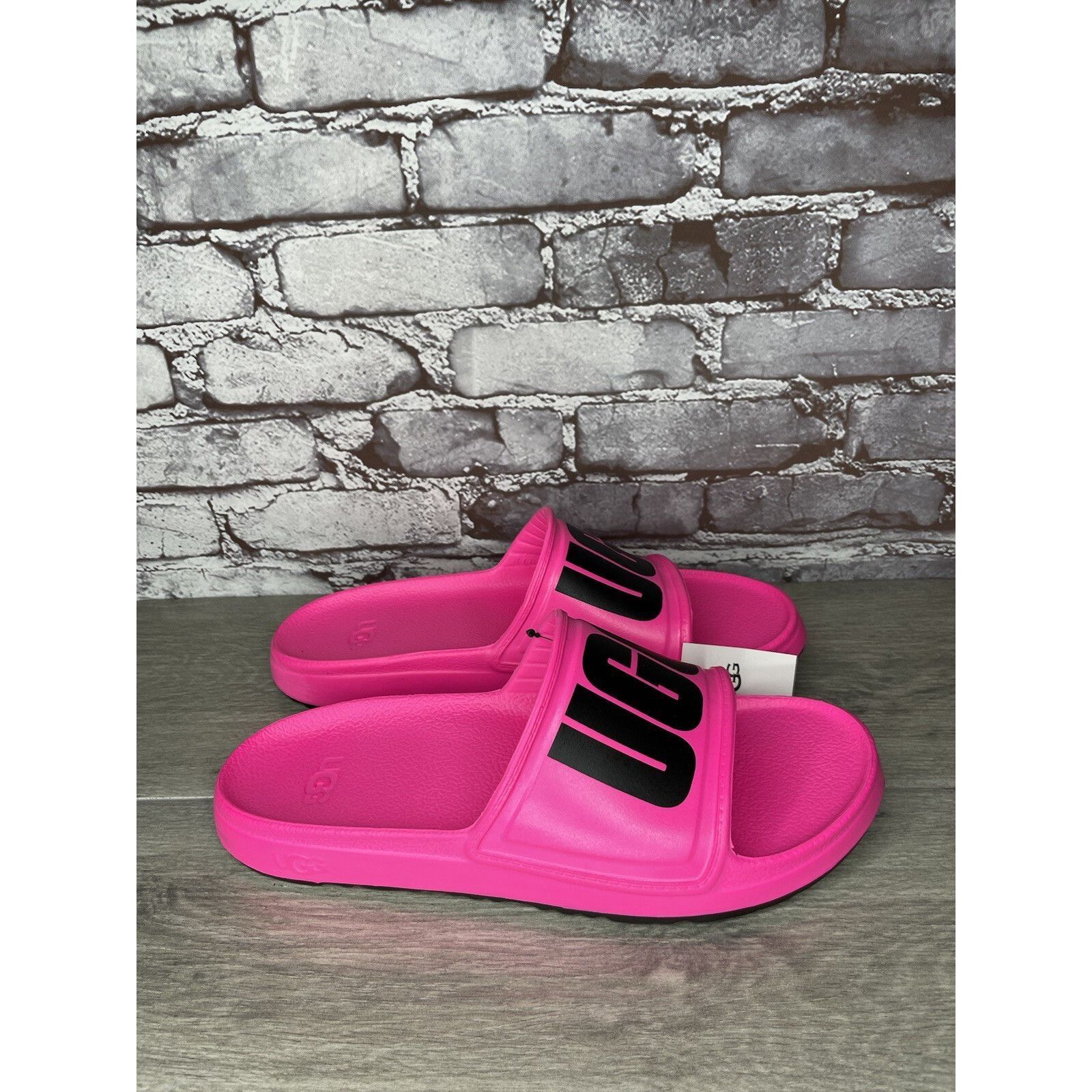 Ugg UGG WILCOX SLIDE Pink Rubber Light Waterproof Sport Sandals Size US 11 / EU 44 - 18 Thumbnail