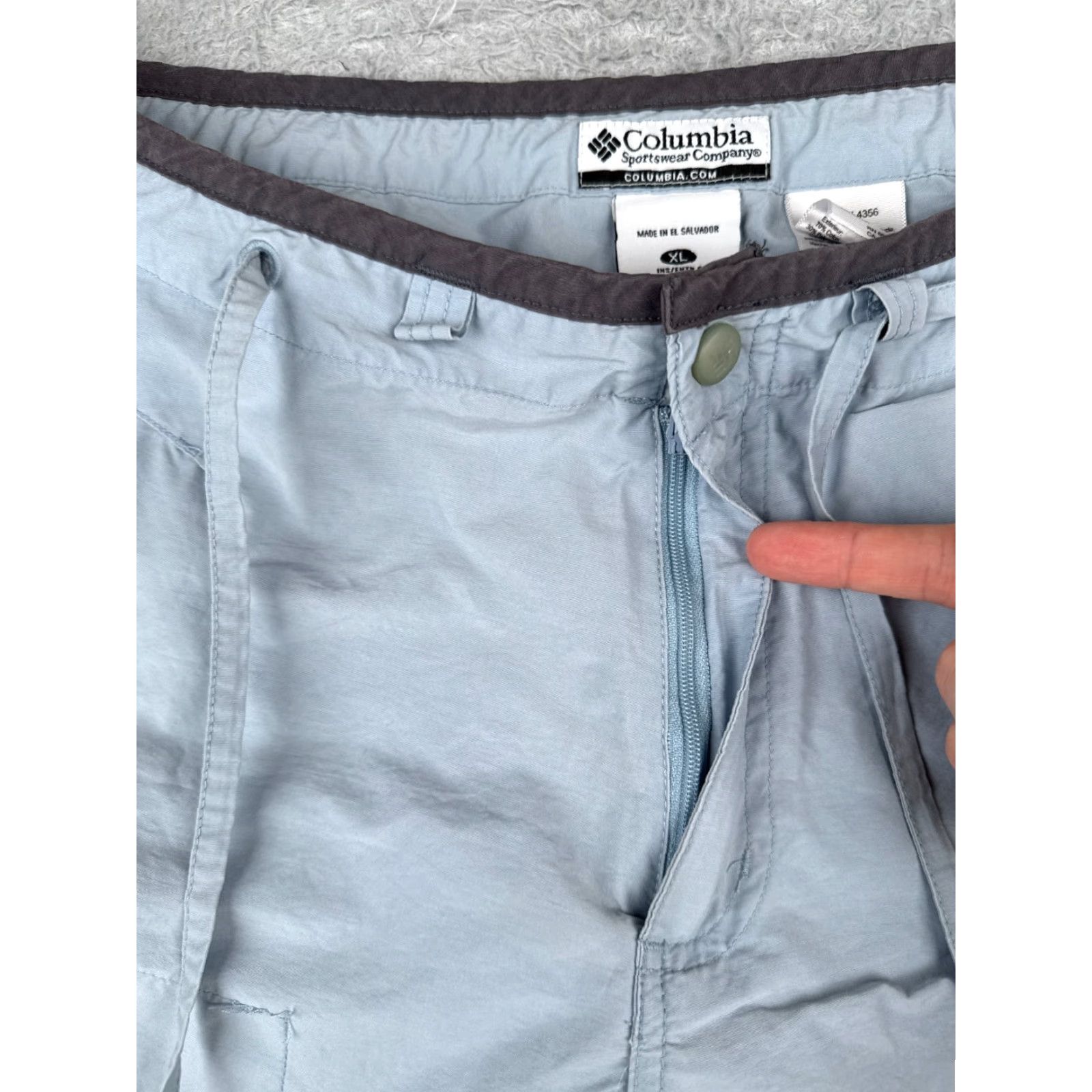 Vintage VINTAGE Columbia Shorts Womens XL Blue Nylon Cotton Blend Drawstring 6" Inseam 6in Pocket Logo Outdoor Fish Camping Hiking Size 40" / US 18 - 6 Thumbnail