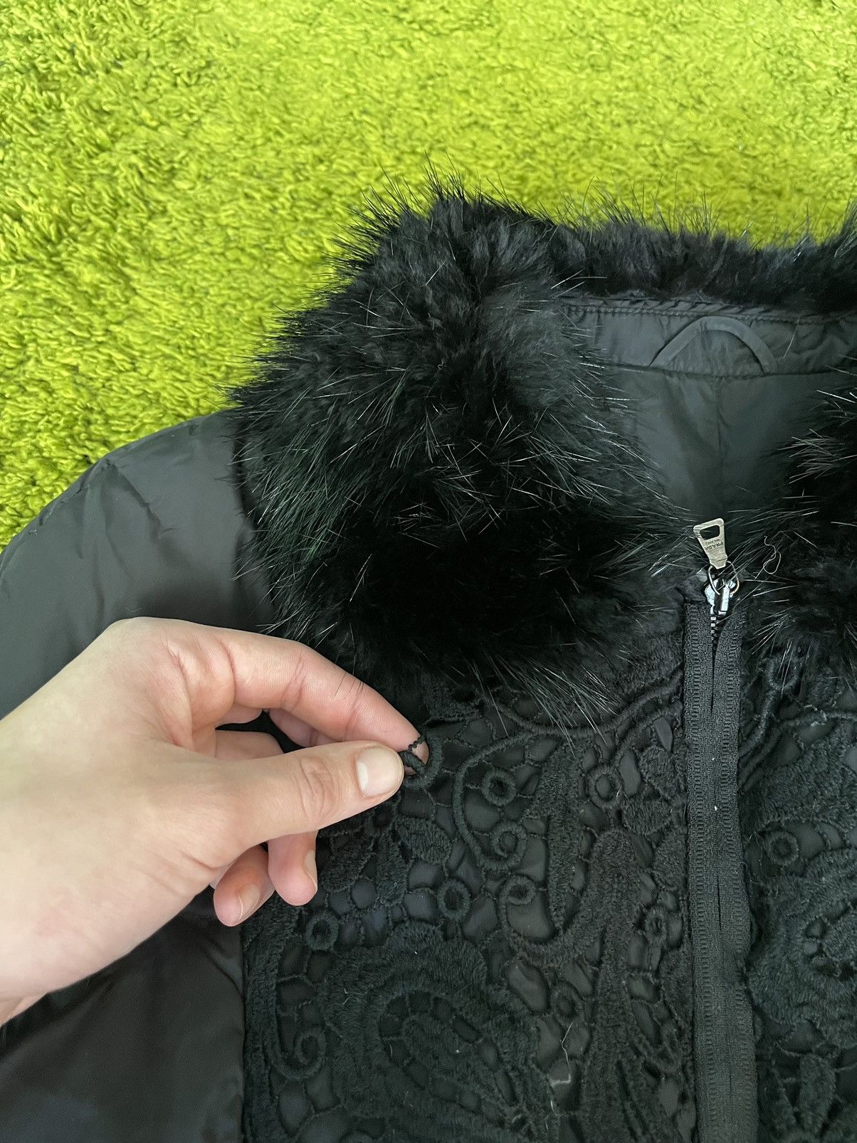Prada Prada avant Garde down puffer vest with fur collar Size M / US 6-8 / IT 42-44 - 14 Thumbnail