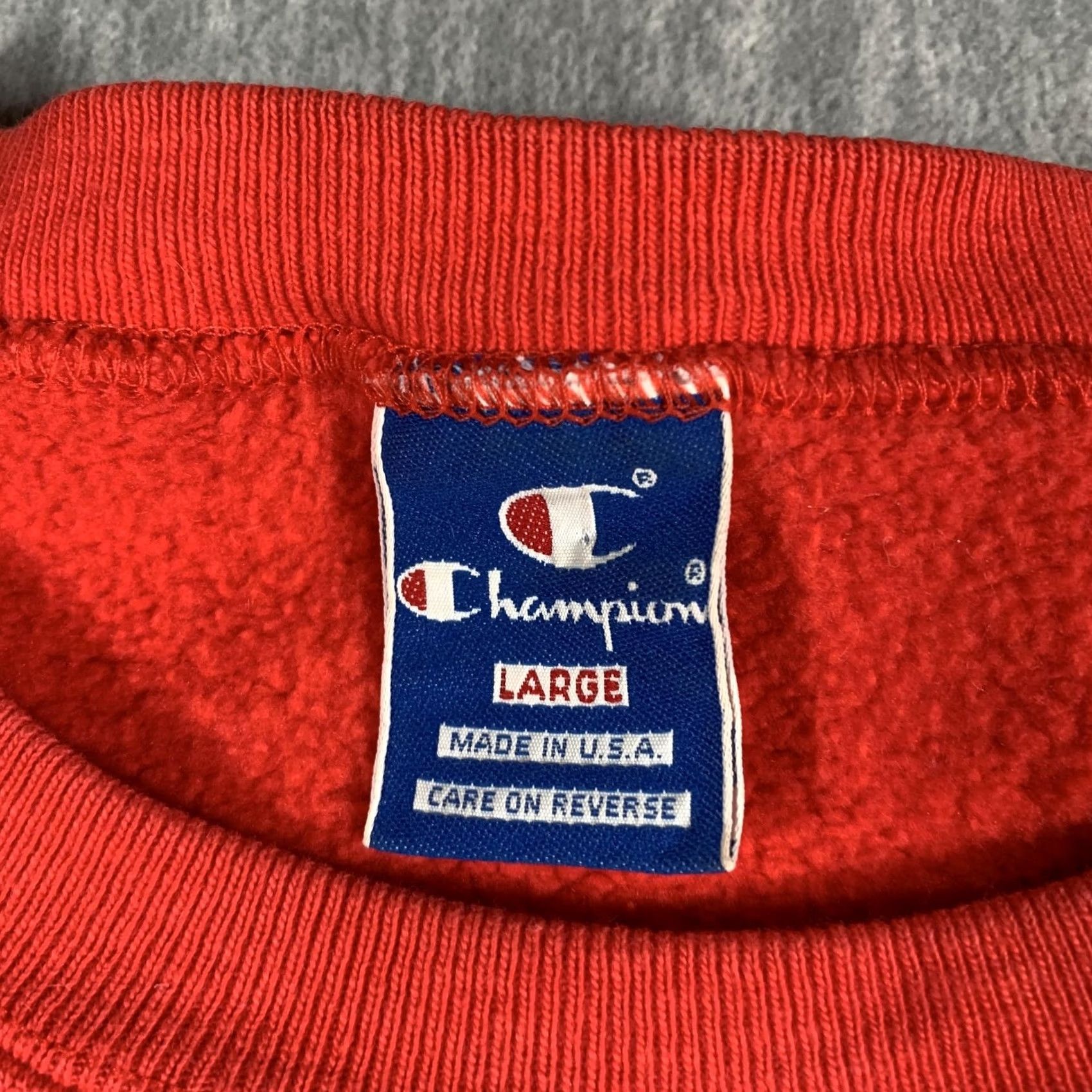 Champion VINTAGE Champion Sweatshirt Mens Large Red Embroidered Logo USA 90s Pullover Cotton Polyester Fleece Crewneck Size US L / EU 52-54 / 3 - 5 Thumbnail