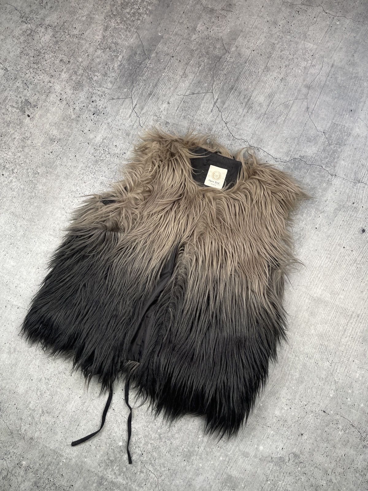 Japanese Brand × Vintage Vintage Y2K Faux Fur vest Japanese streetwear style size XL Size XL / US 12-14 / IT 48-50 - 2 Thumbnail
