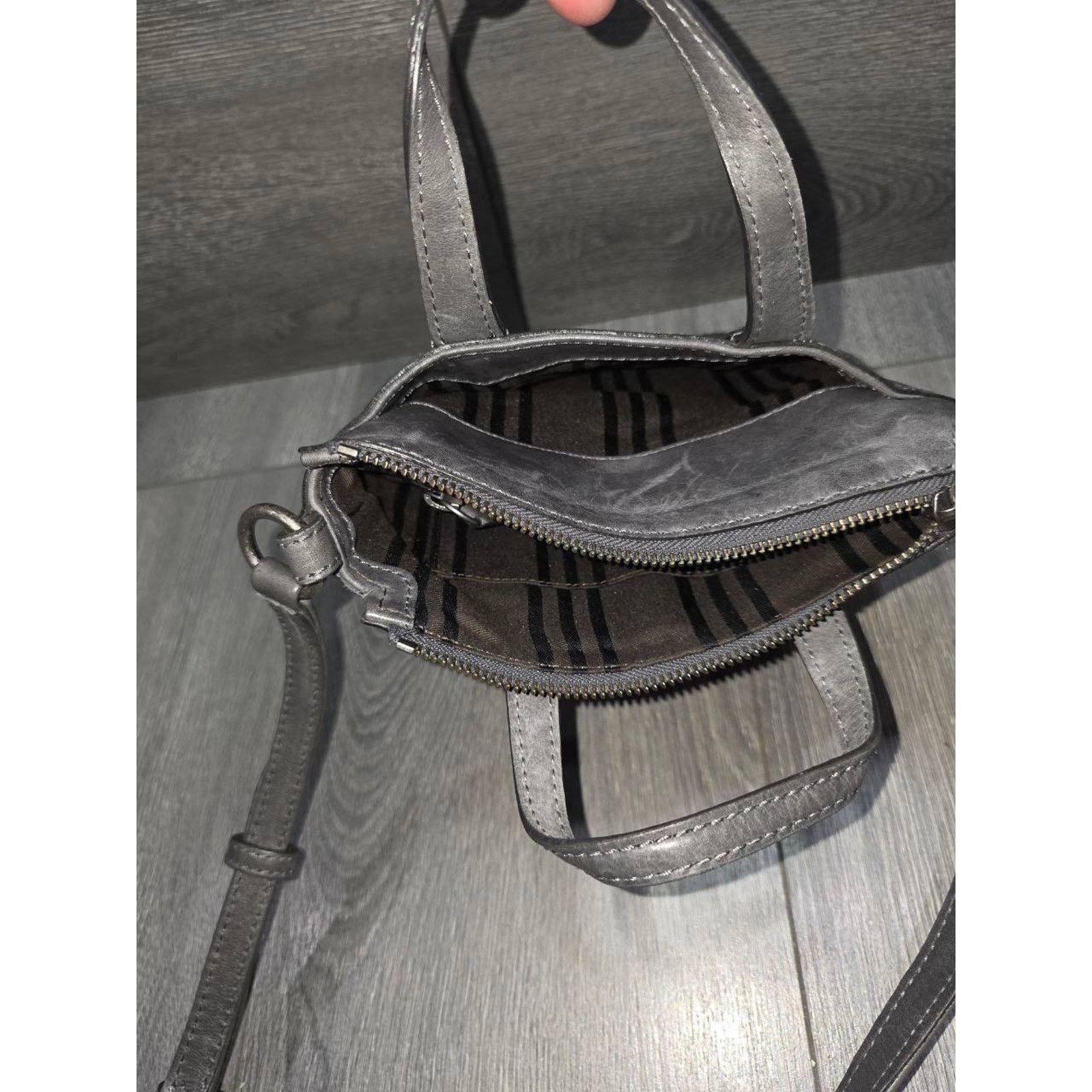 Frye FRYE Mini Melissa Leather Crossbody Shopper Bag B000440 Size ONE SIZE - 9 Thumbnail