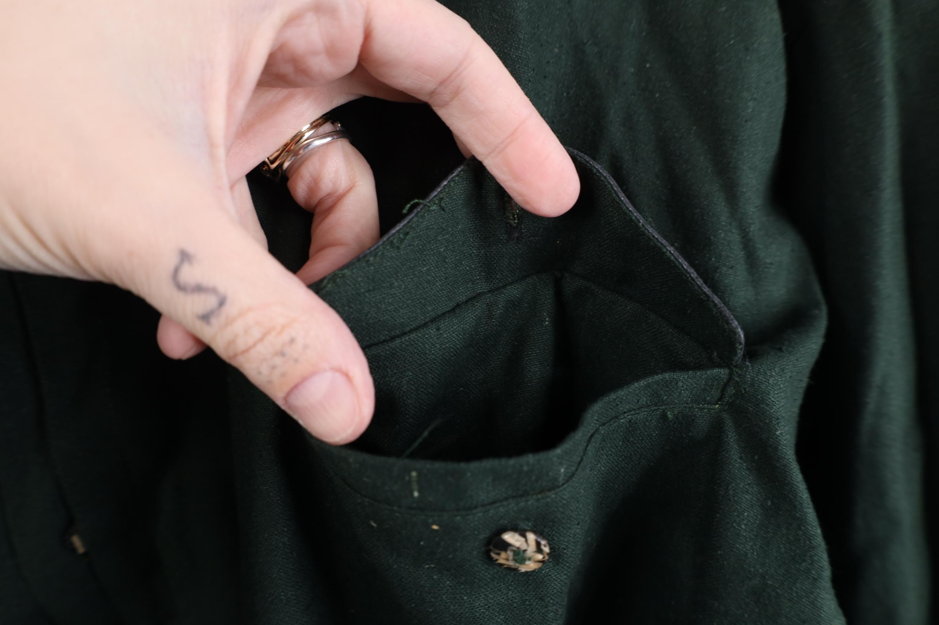 Vintage Vintage 90s Streetwear Silk Baggy Short Sleeve Button Shirt Size US XL / EU 56 / 4 - 5 Thumbnail