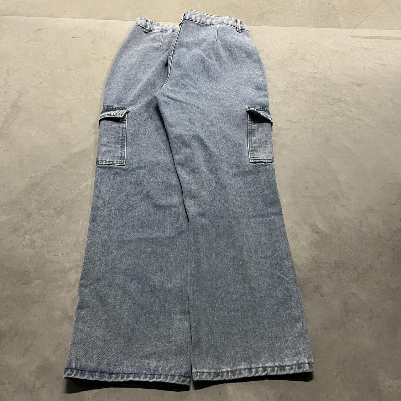 Vintage Vintage Y2K/2000s High-waisted, wide-leg, blue denim cargo jeans with a distressed finish! Size US 32 / EU 48 - 4 Thumbnail