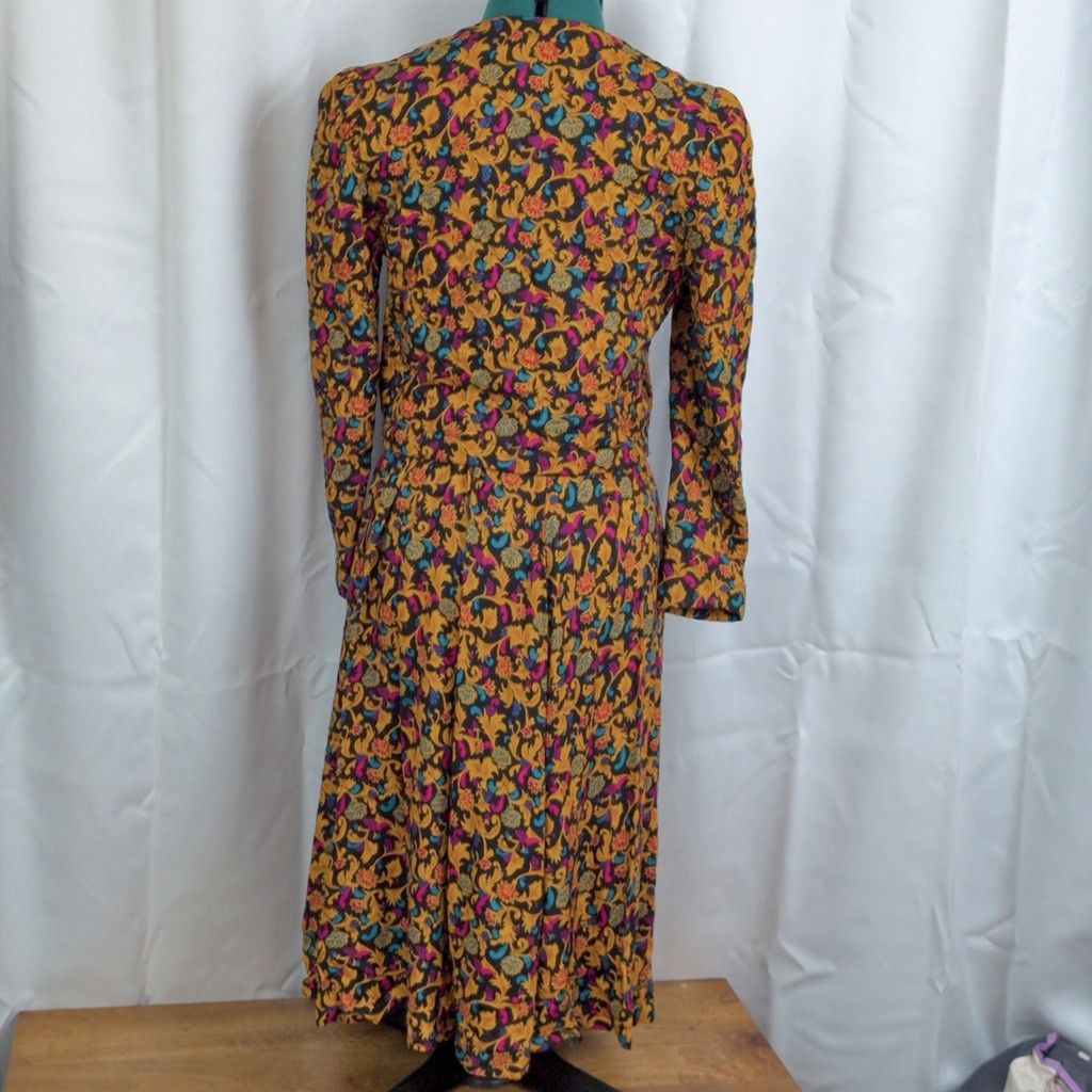 Vintage Vintage USA Made Rayon Skirt and Quilted Jacket Set 9/10 Size M / US 6-8 / IT 42-44 - 4 Thumbnail