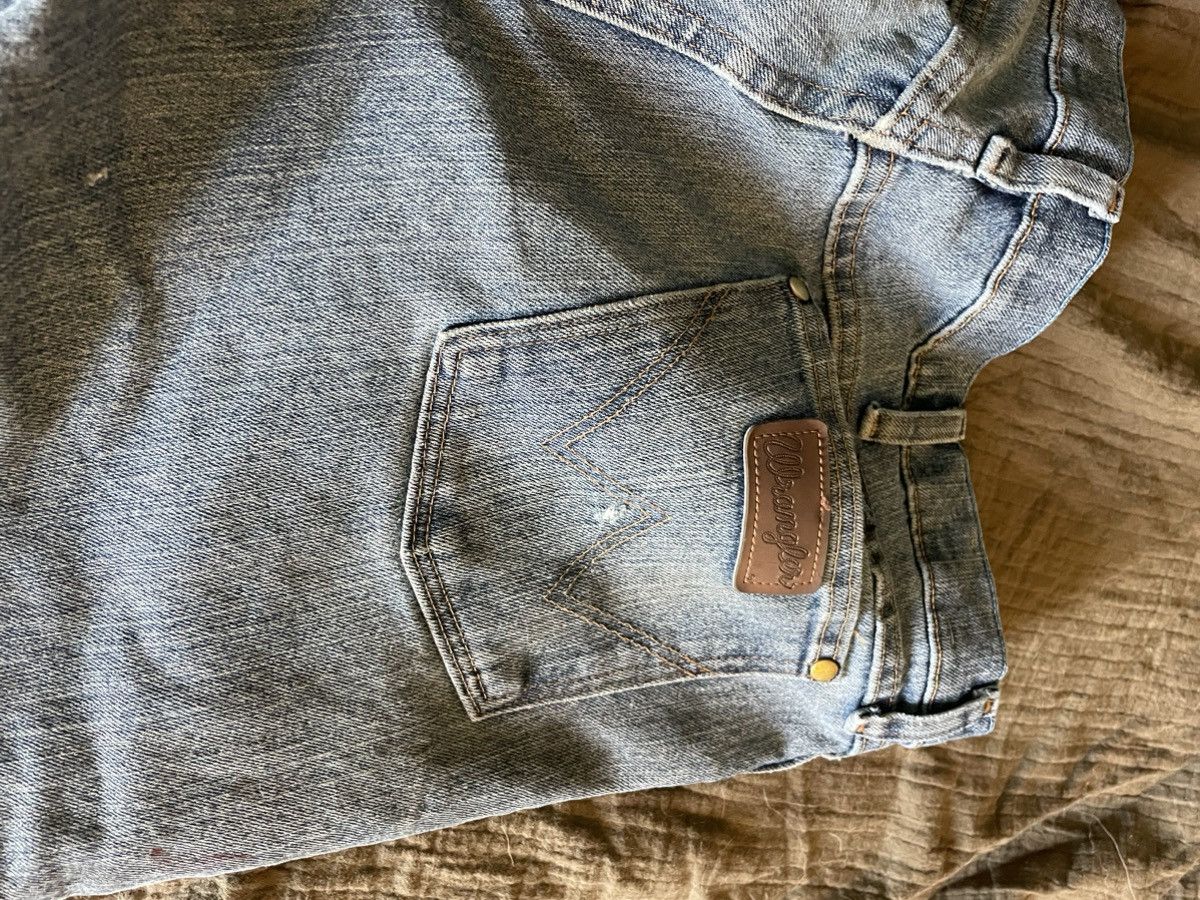 Wrangler Light wash distressed worn Wrangler 47s Size US 38 / EU 54 - 3 Thumbnail