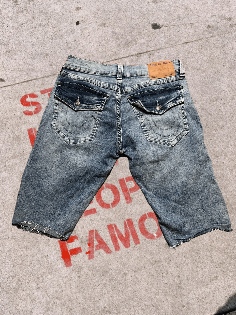 True Religion True Religion Jeans Washed Geno Relaxed Slim Fit shorts Size US 32 / EU 48 - 1 Thumbnail