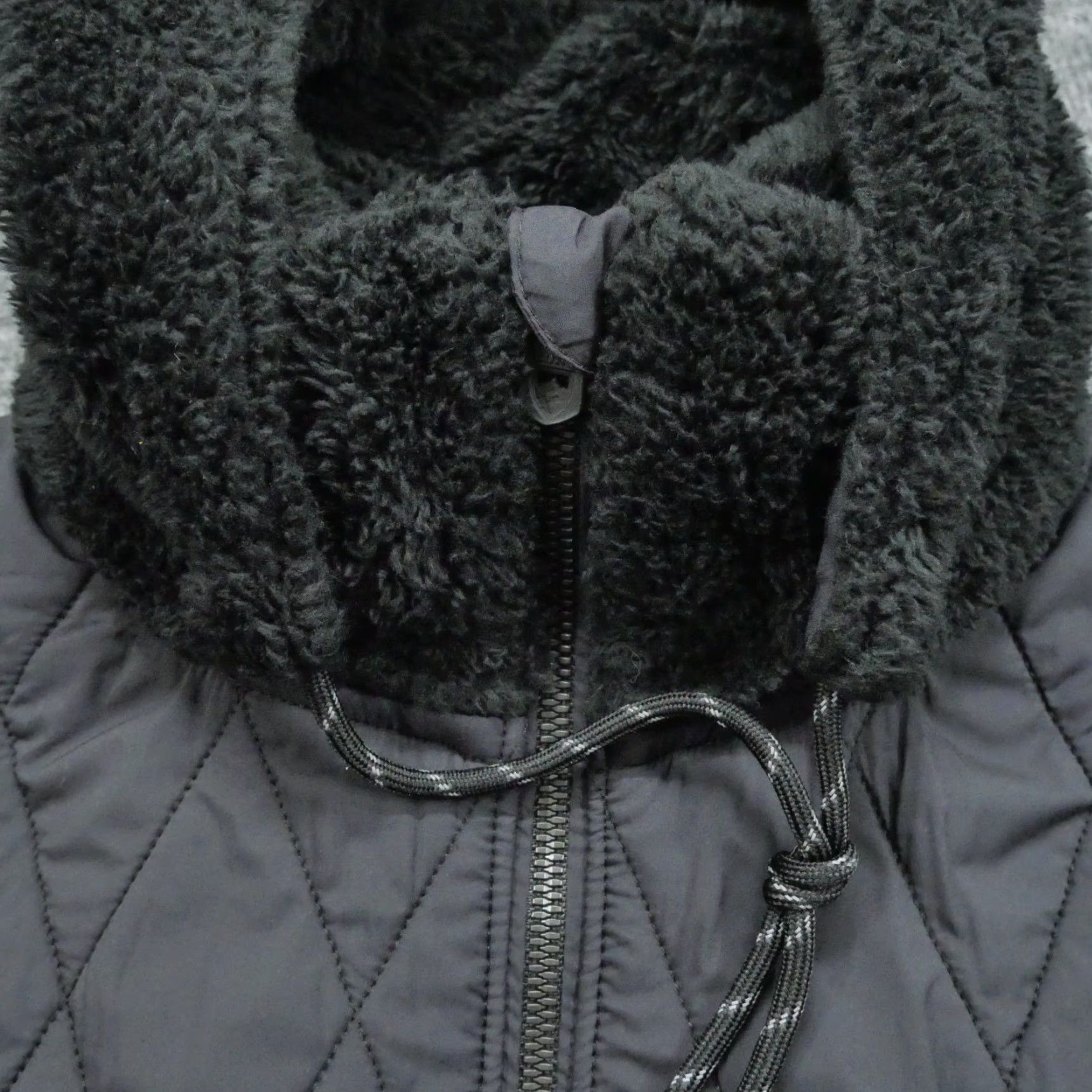 Vintage VEST Womens Kuhl Black Hooded Fleece Outdoors Zip Short Sleeveless Casual Size M / US 6-8 / IT 42-44 - 2 Thumbnail