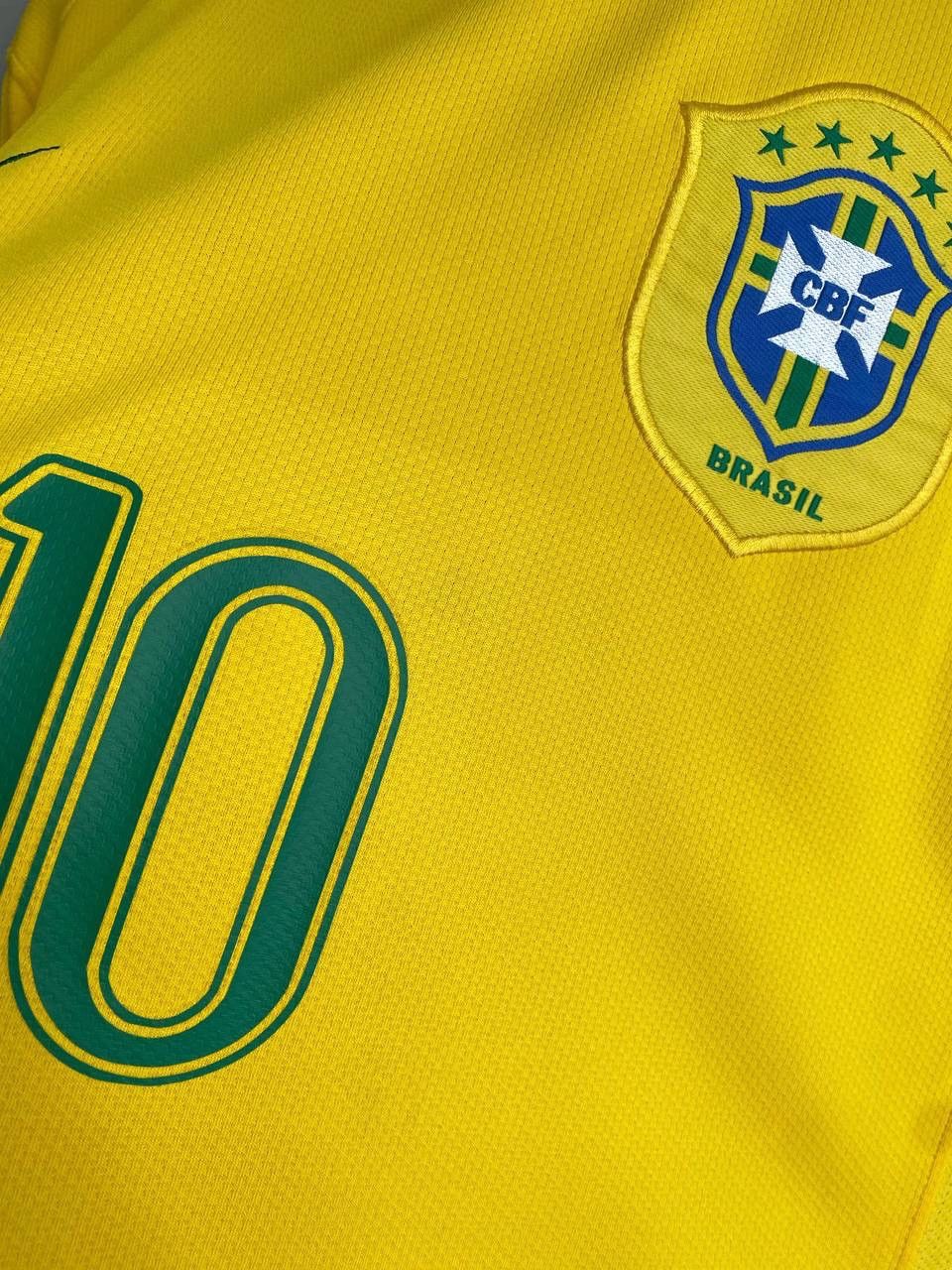 Nike Brazil National Team 2006 Soccer Jersey #10 RONALDINHO, M Size US M / EU 48-50 / 2 - 15 Thumbnail