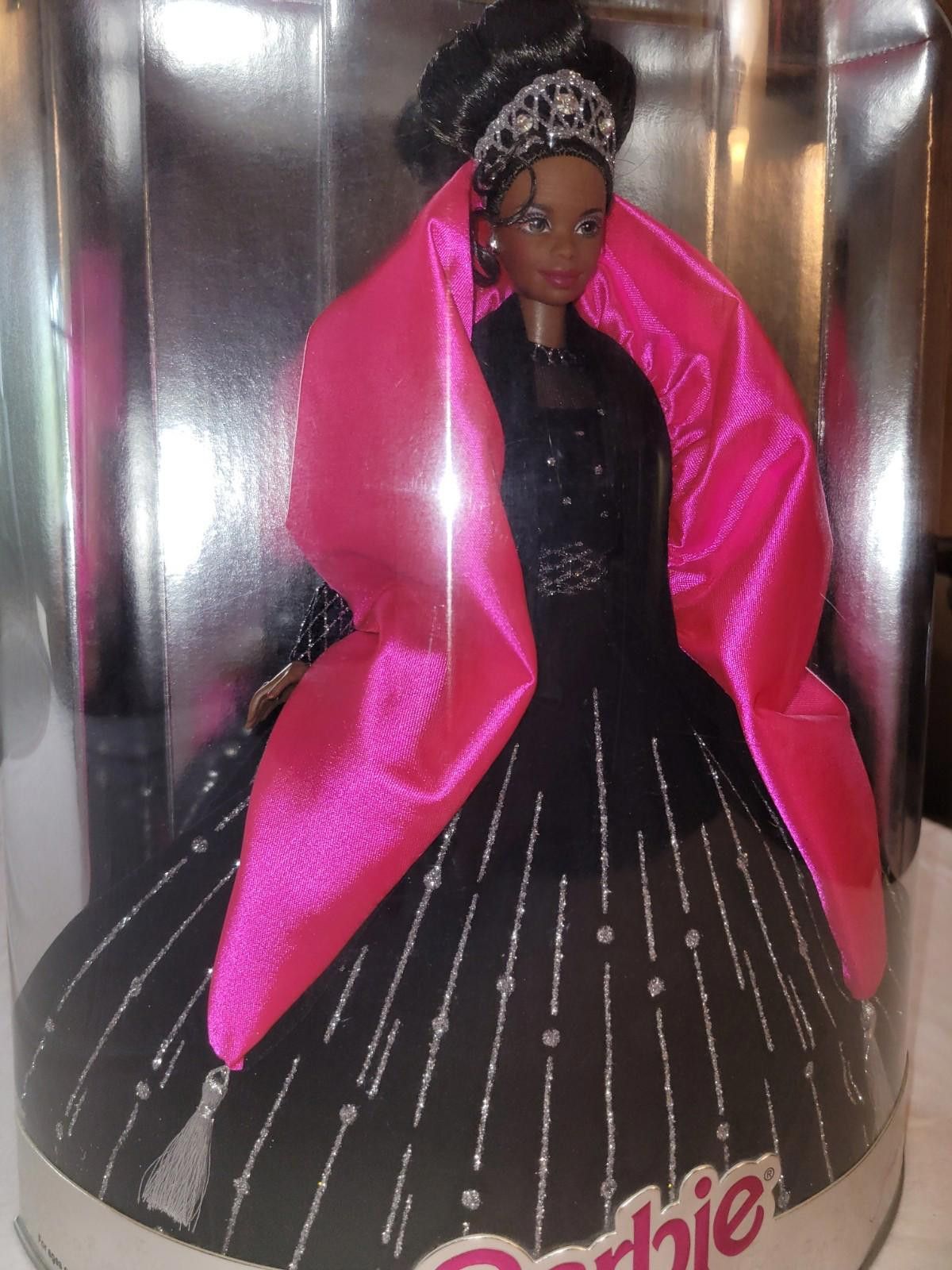 Designer RARE*BARBIE HAPPY HOLIDAYS 1998 AFRICAN AMERICAN Size ONE SIZE - 7 Thumbnail