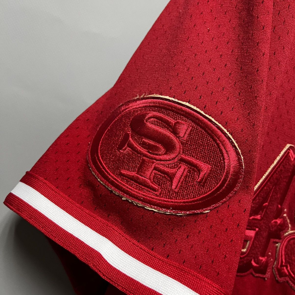 NFL Pro Standard San Francisco 49ers Button-Up Shirt Men’s Size US L / EU 52-54 / 3 - 13 Thumbnail