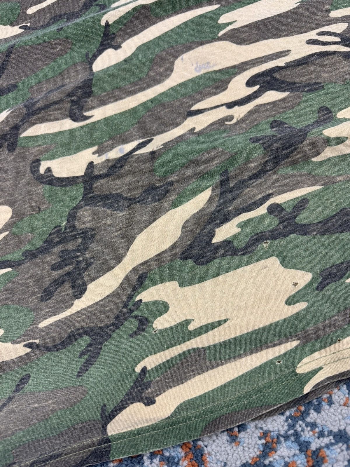 Vintage Vintage 90s camo army military distressed boxy tee kanye Size US L / EU 52-54 / 3 - 9 Thumbnail