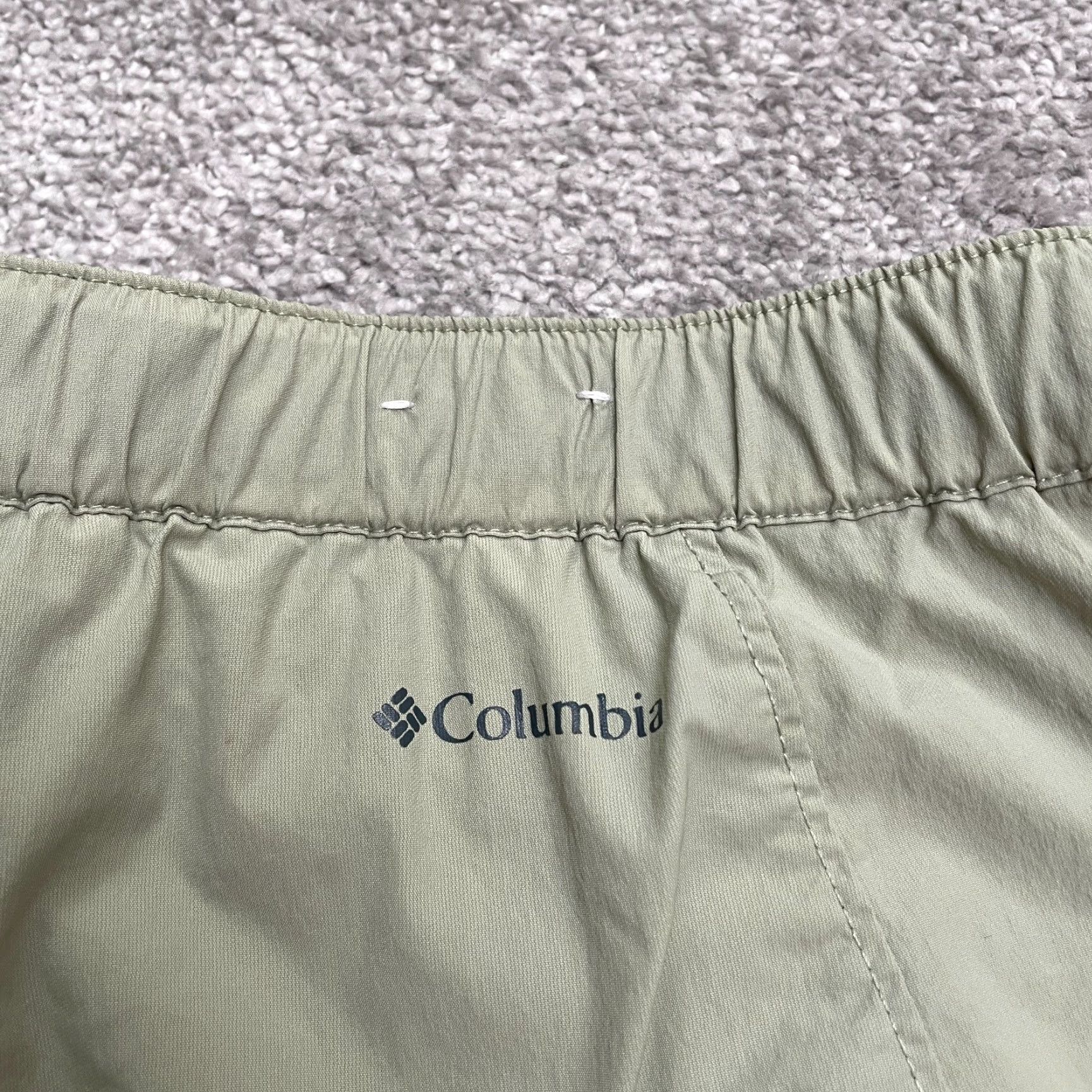 Vintage Columbia Belted Cargo Shorts Womens 10 Beige Elastic Waist Outdoor Hiking 28x4.5 Size 32" / US 10 / IT 46 - 4 Thumbnail
