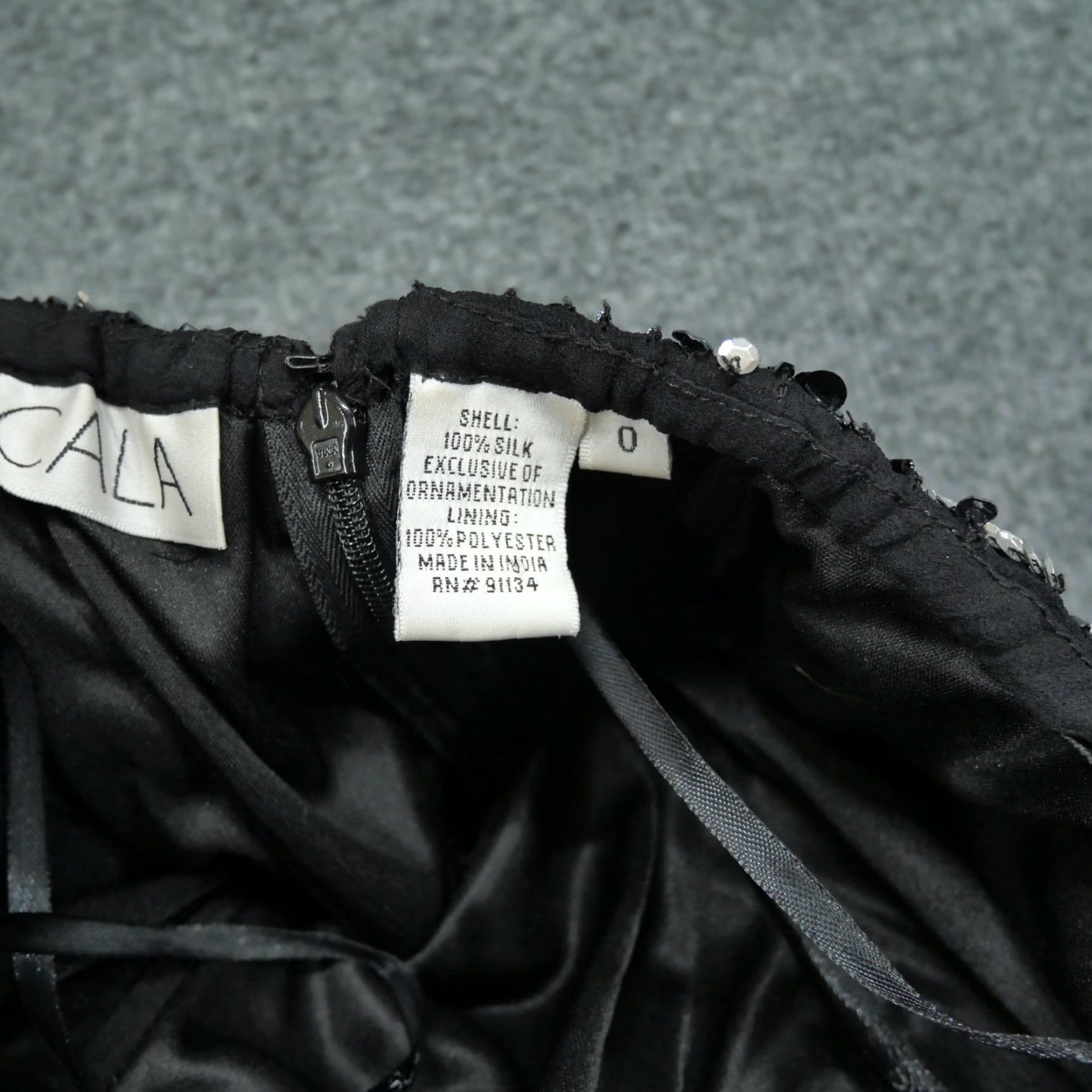 Vintage VINTAGE Scala Top Womens 0 Black Silk Sequin Shirt Strapless Blouse Puff Sleeve Casual Party/Cocktail Womens 0 Black Silk Sequin Size XS / US 0-2 / IT 36-38 - 6 Thumbnail