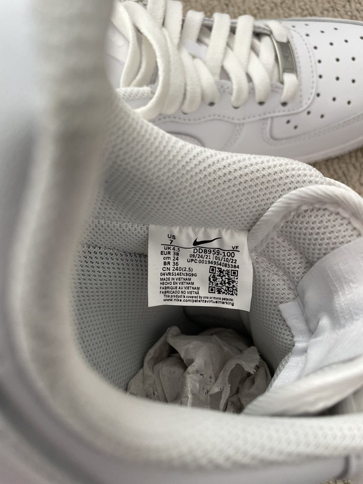 Nike WMNS NIKE AIR FORCE 1 ‘07 Size US 7 / IT 37 - 6 Thumbnail
