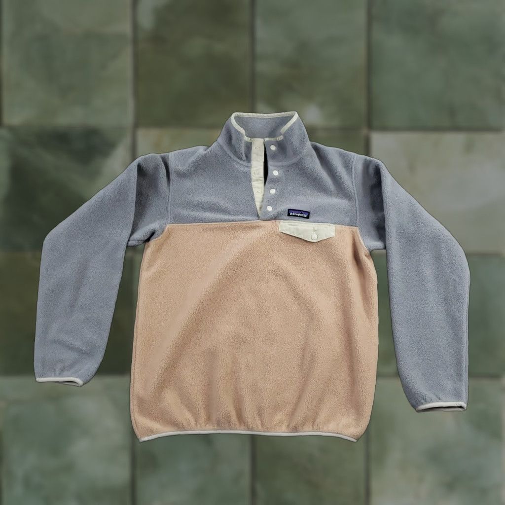 Patagonia Patagonia Sweater Shirt Womens M Beige Gray Pullover Fleece Synchilla Snap-T Mock Neck Long Sleeve Pockets Logo All Seasons Outdoor Camping Size M / US 6-8 / IT 42-44 - 1 Thumbnail