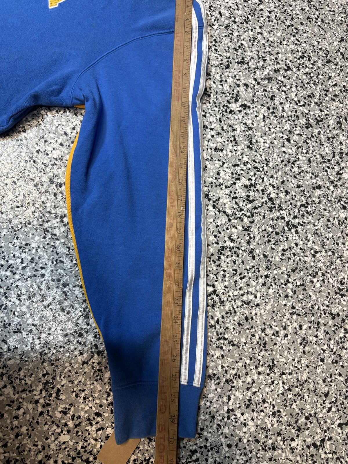 NCAA Vintage 2000s Adidas UCLA College Zip Up Hoodie Size XL 0562 Size US XL / EU 56 / 4 - 7 Thumbnail