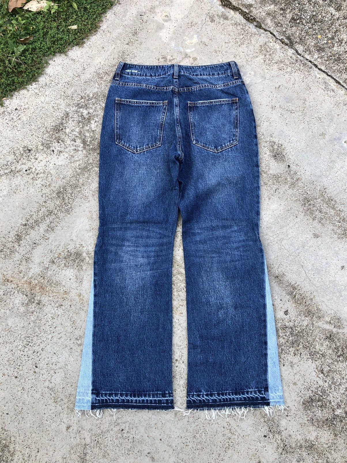 Japanese Brand RECONSTRUCTED FLARE DENIM BY NIKO AND JAPAN Size 28" / US 6 / IT 42 - 5 Thumbnail