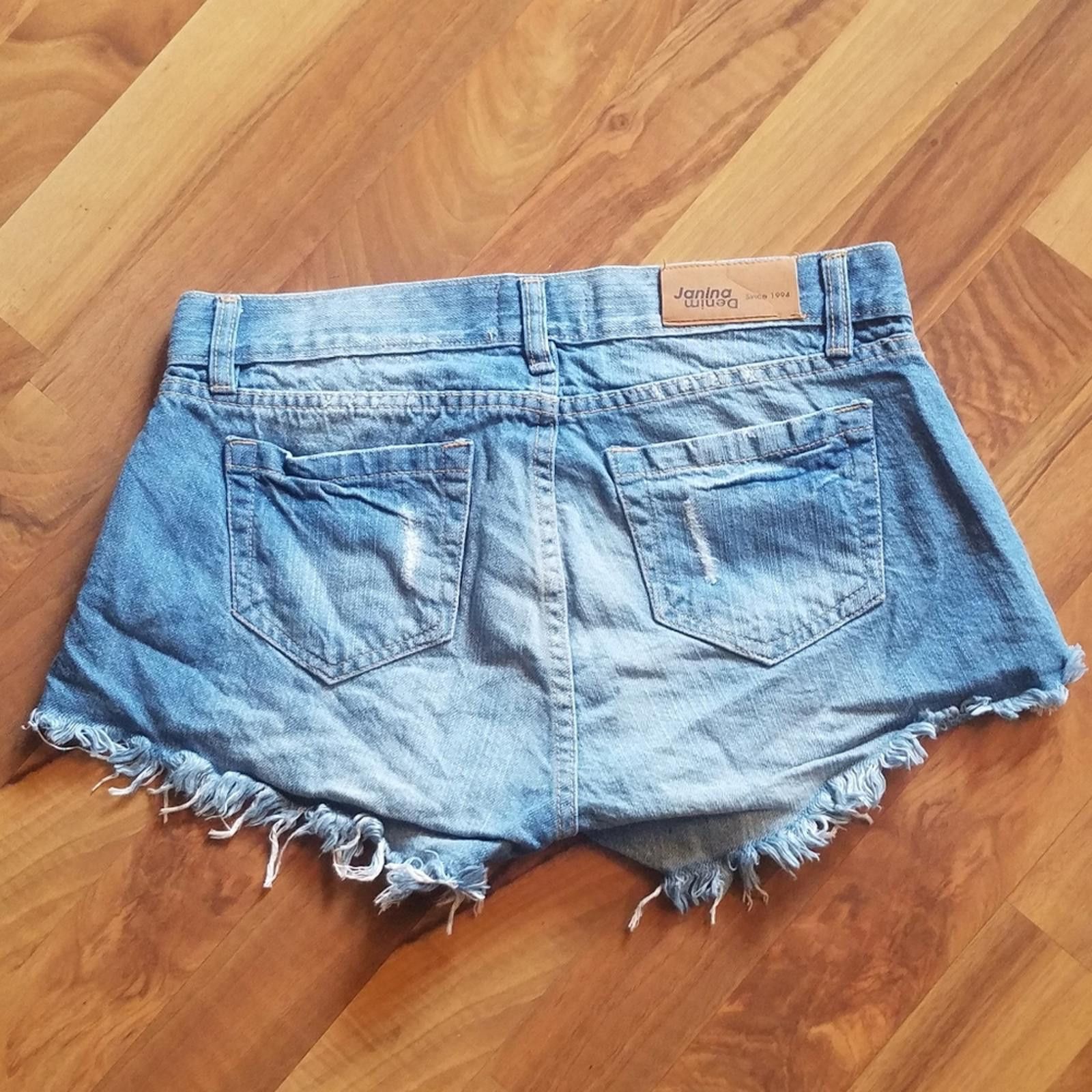 Designer Janina Distressed Shorts Size 8 Size 30" / US 8 / IT 44 - 2 Thumbnail
