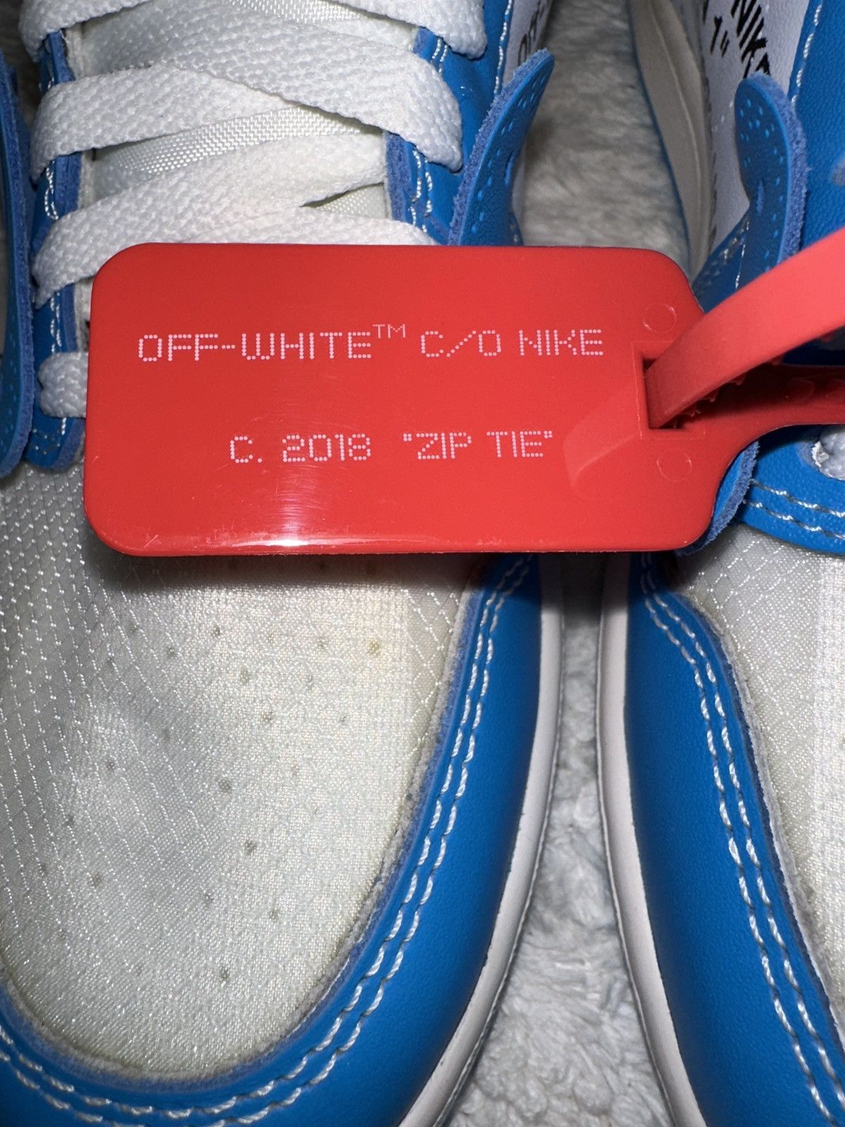Jordan Brand × Nike × Off-White Jordan 1 Retro High Off-White University Blue Size US 9.5 / EU 42-43 - 7 Thumbnail