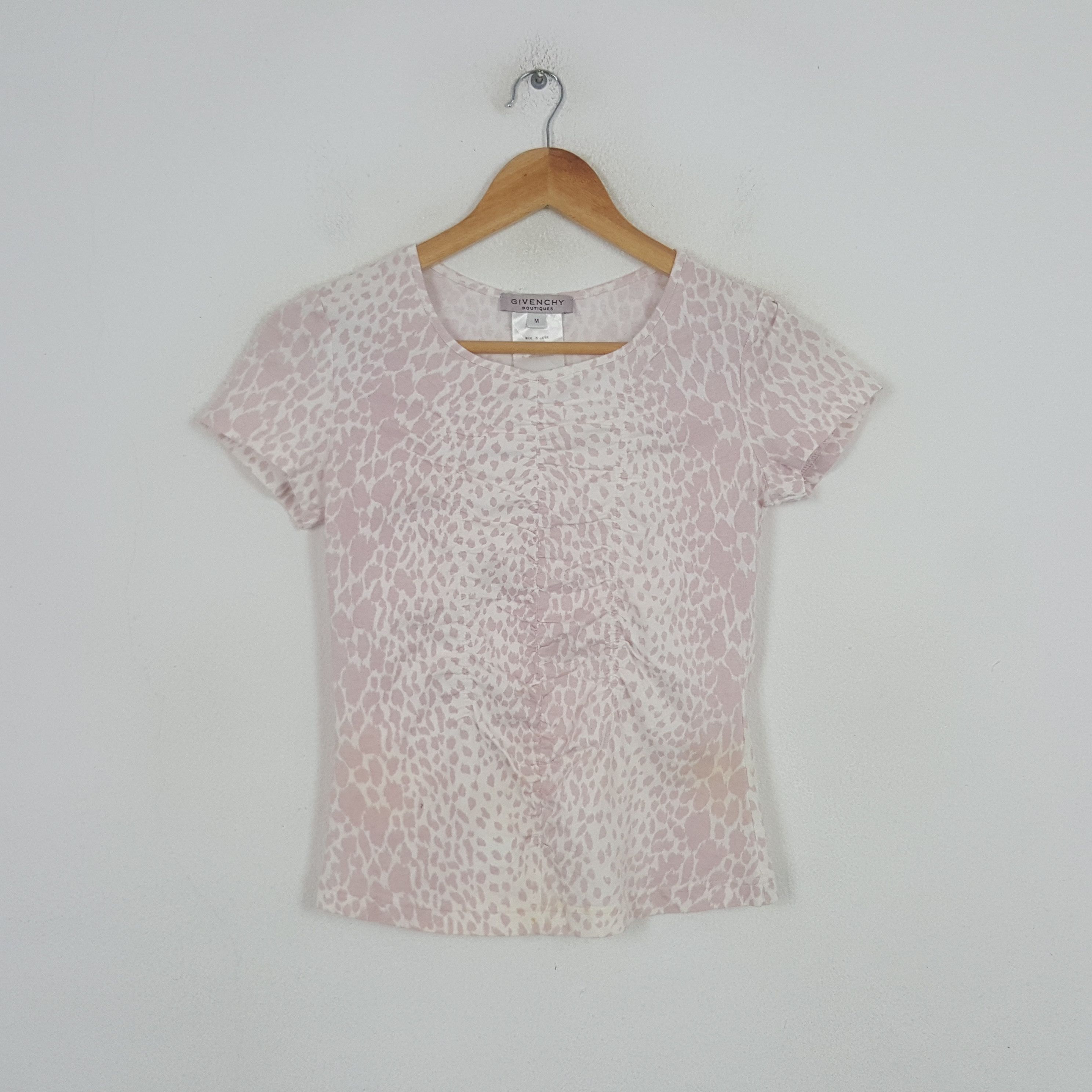 Givenchy Vintage Givenchy Luxury Brand Tshirt RR21 Size XS / US 0-2 / IT 36-38 - 1 Thumbnail