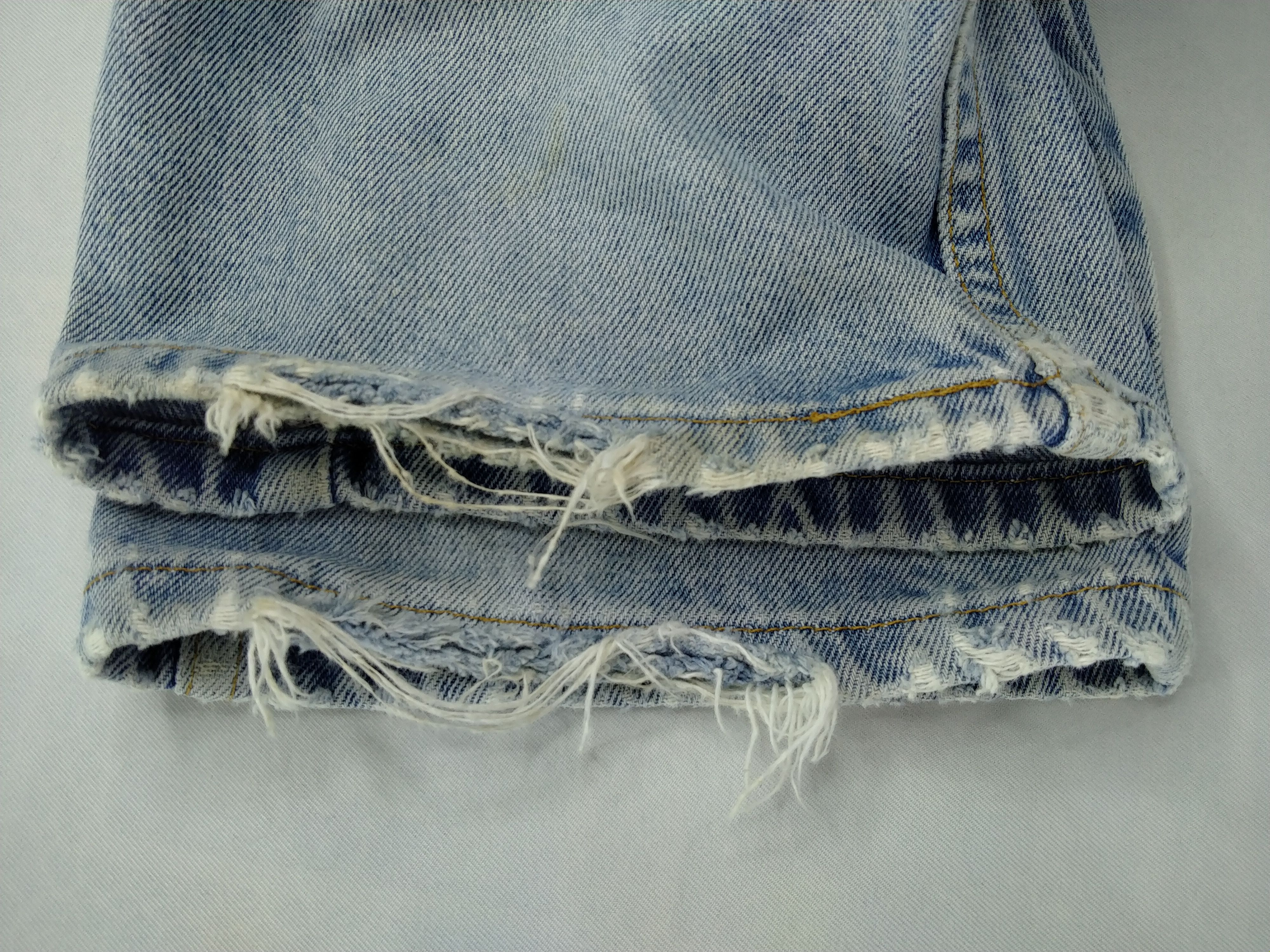 Japanese Brand Light Wash Vintage Levi's 505 Jeans 33x30 Denim -JN1061 Size US 33 - 11 Thumbnail