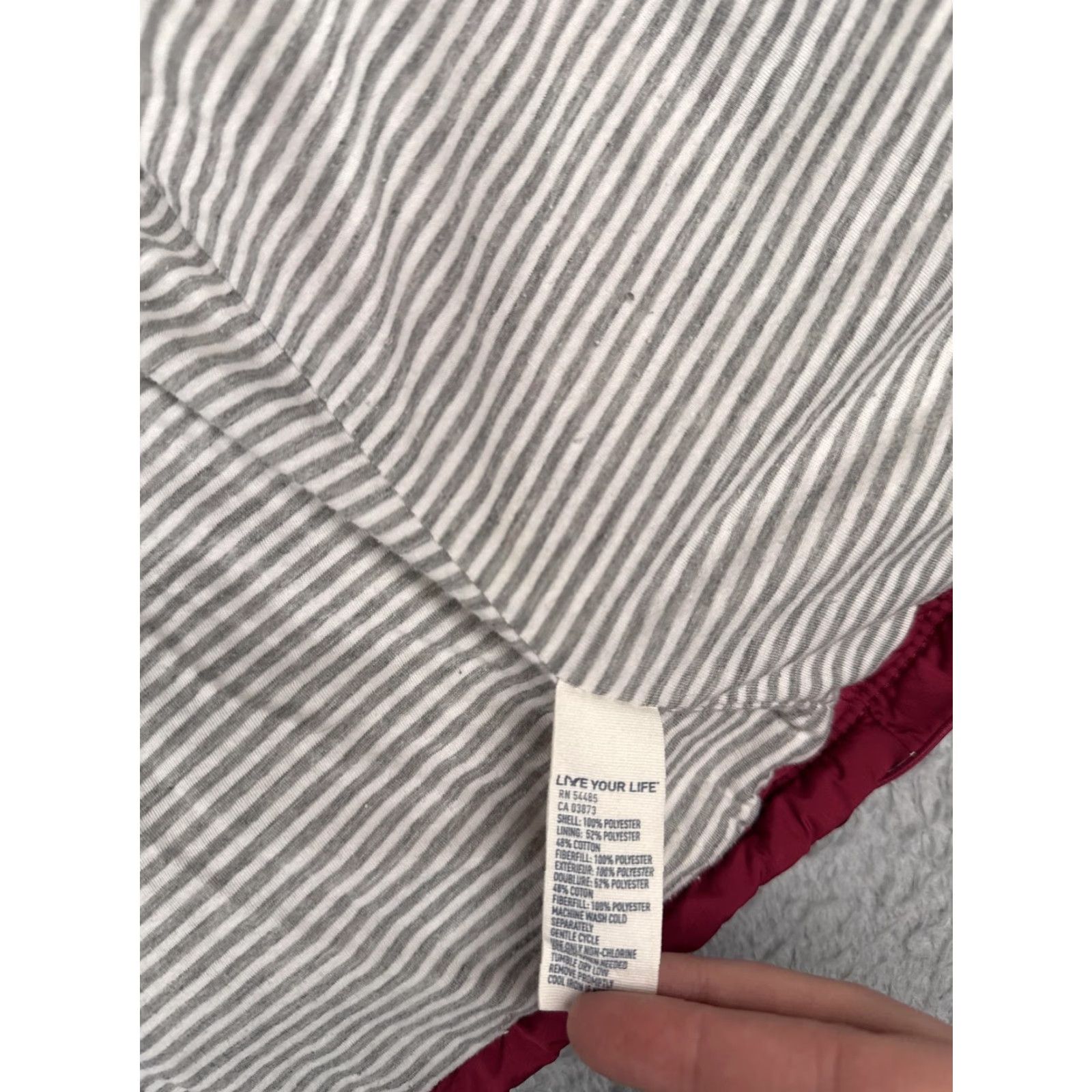 American Eagle Outfitters VEST American Eagle Outfitters Women XL Quilted Puffer Zip Front Pockets Short Sleeveless Red Magenta Cute Outdoor Winter Fall Spring Size XL / US 12-14 / IT 48-50 - 4 Thumbnail