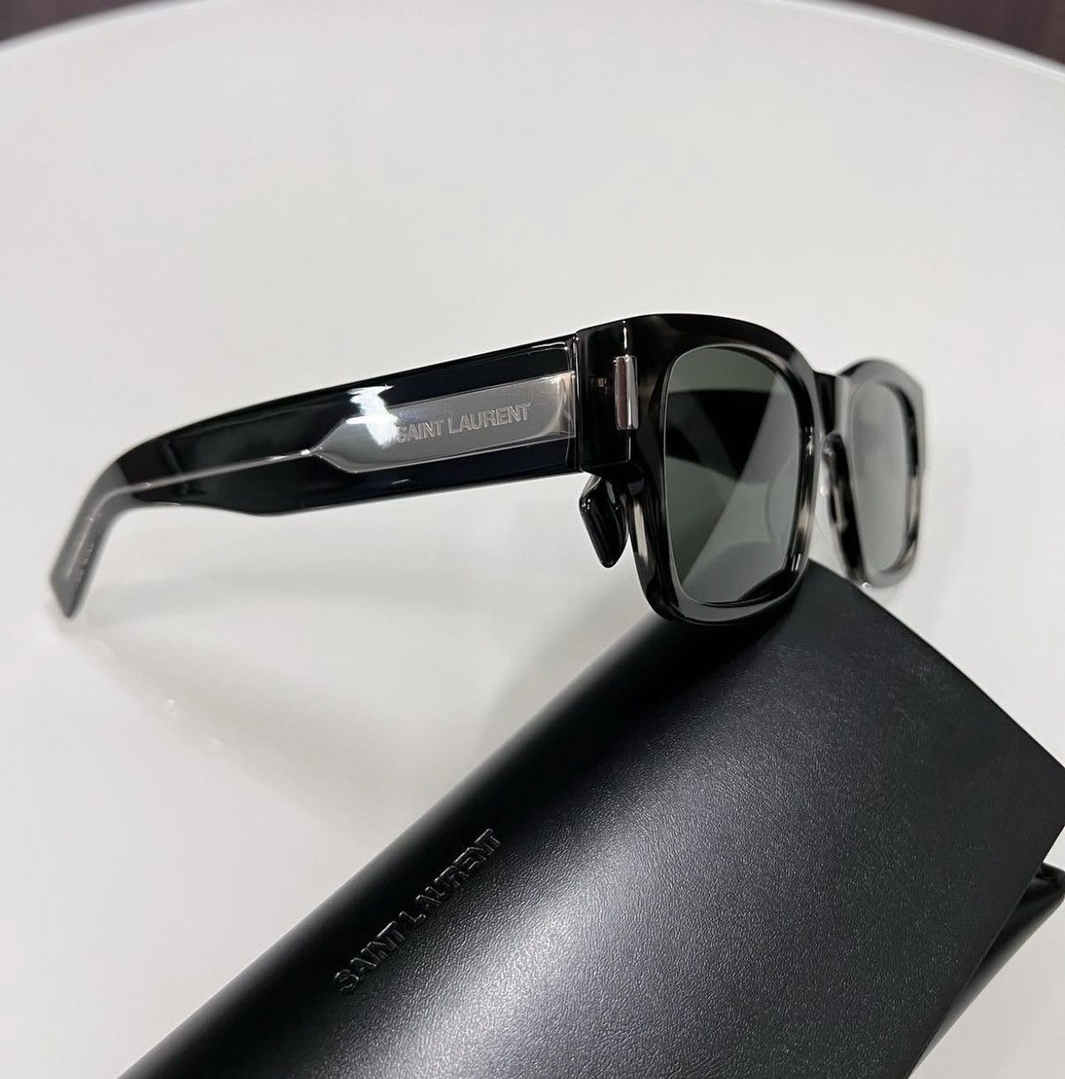 Yves Saint Laurent New Sunglasses SAINT LAURENT SL617 004 SQUARE BLACK Size ONE SIZE - 3 Thumbnail