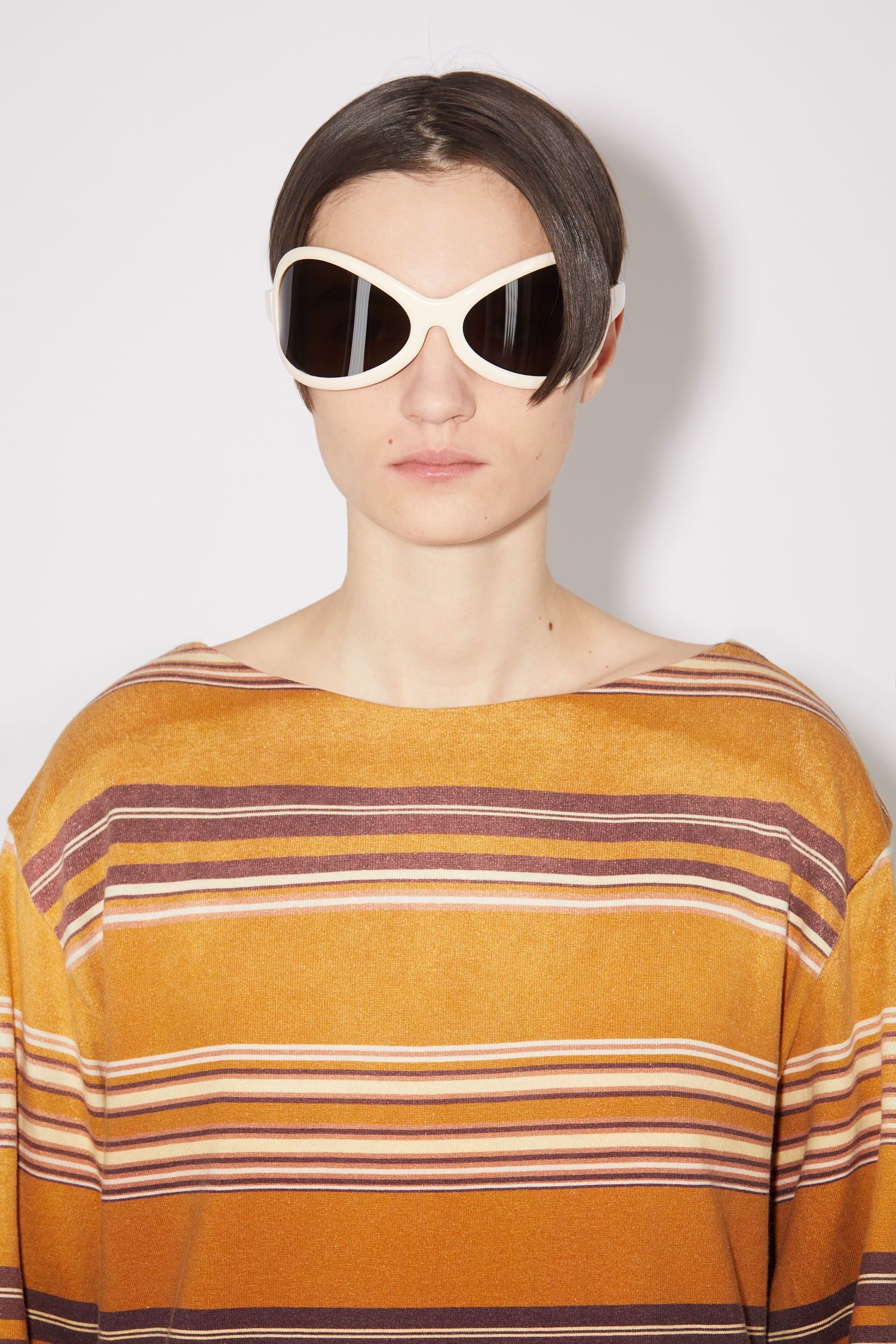 Acne Studios o1y0725 Logo T-Shirt in Multicolor Size XXS / US 00 / IT 34 - 2 Thumbnail