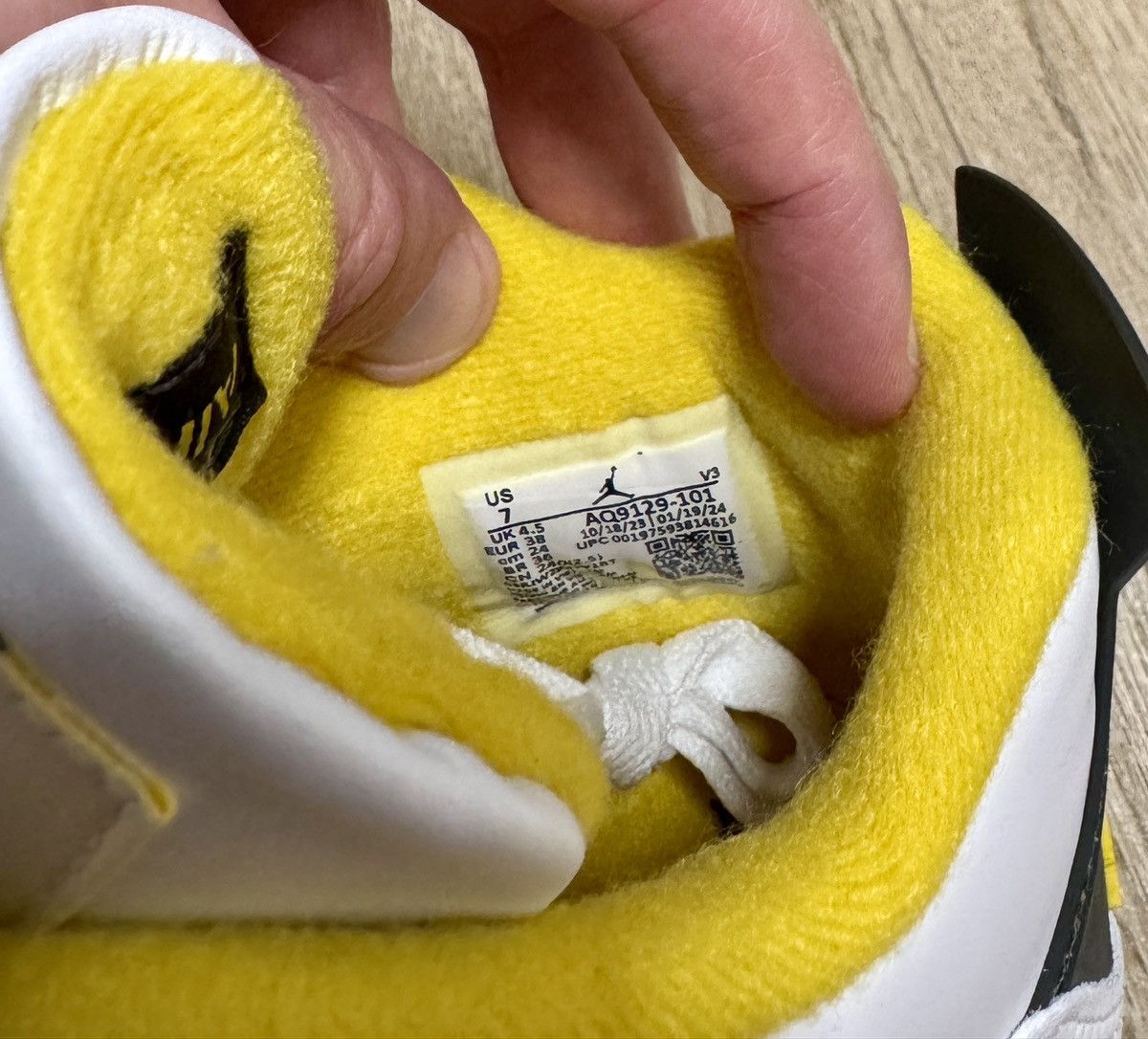 Jordan Brand Air Jordan 4 Retro Vivid Sulfur Size US 5.5 / EU 38 - 8 Thumbnail