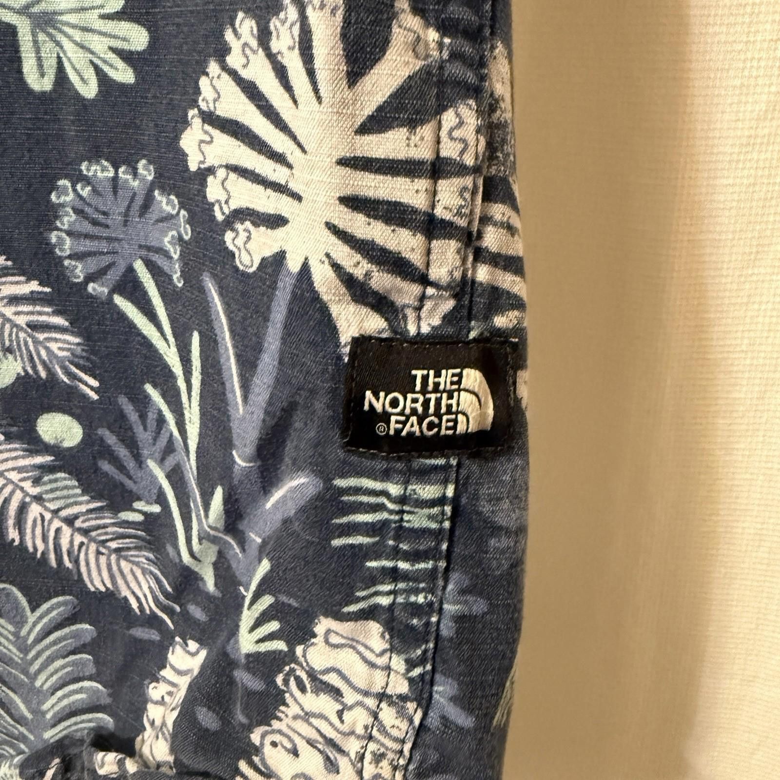 The North Face North Face Blue Hawaiian Baytrail Shirt 100% Cotton Mens S Size US S / EU 44-46 / 1 - 4 Thumbnail