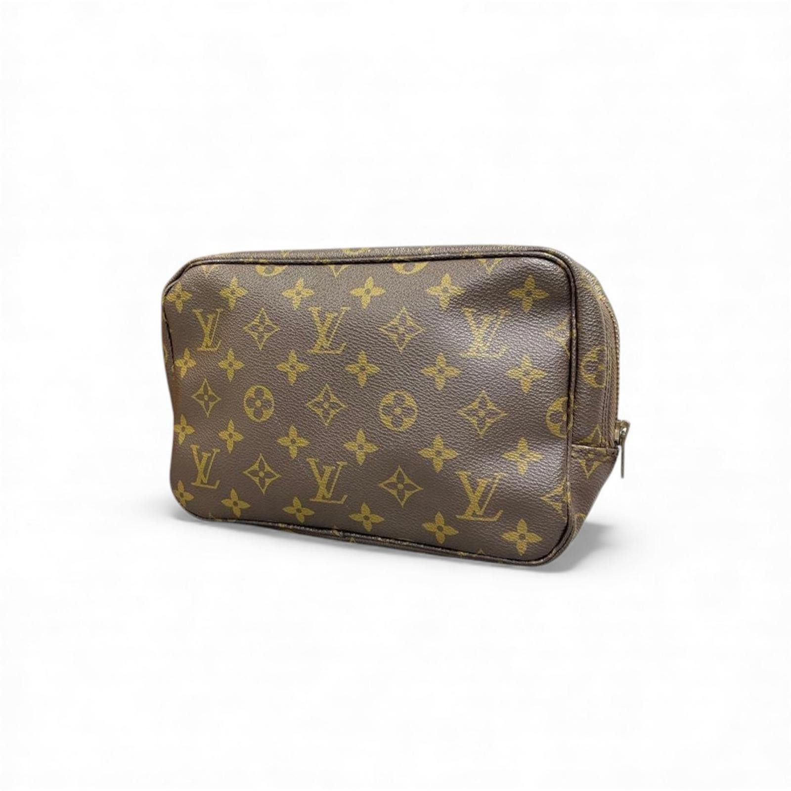 Louis Vuitton Louis Vuitton - Monogram Canvas Pouch Size ONE SIZE - 1 Thumbnail