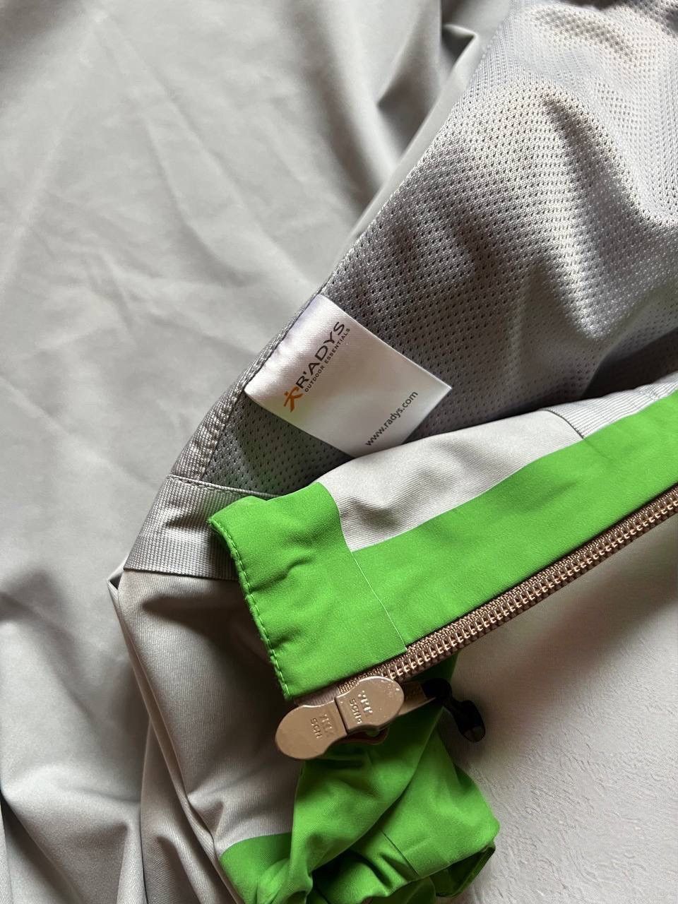 Goretex × Patagonia R’ADYS WINDBREAKER WATERPROOF JACKET OUTDOOR GREEN SWISS Size US L / EU 52-54 / 3 - 10 Thumbnail
