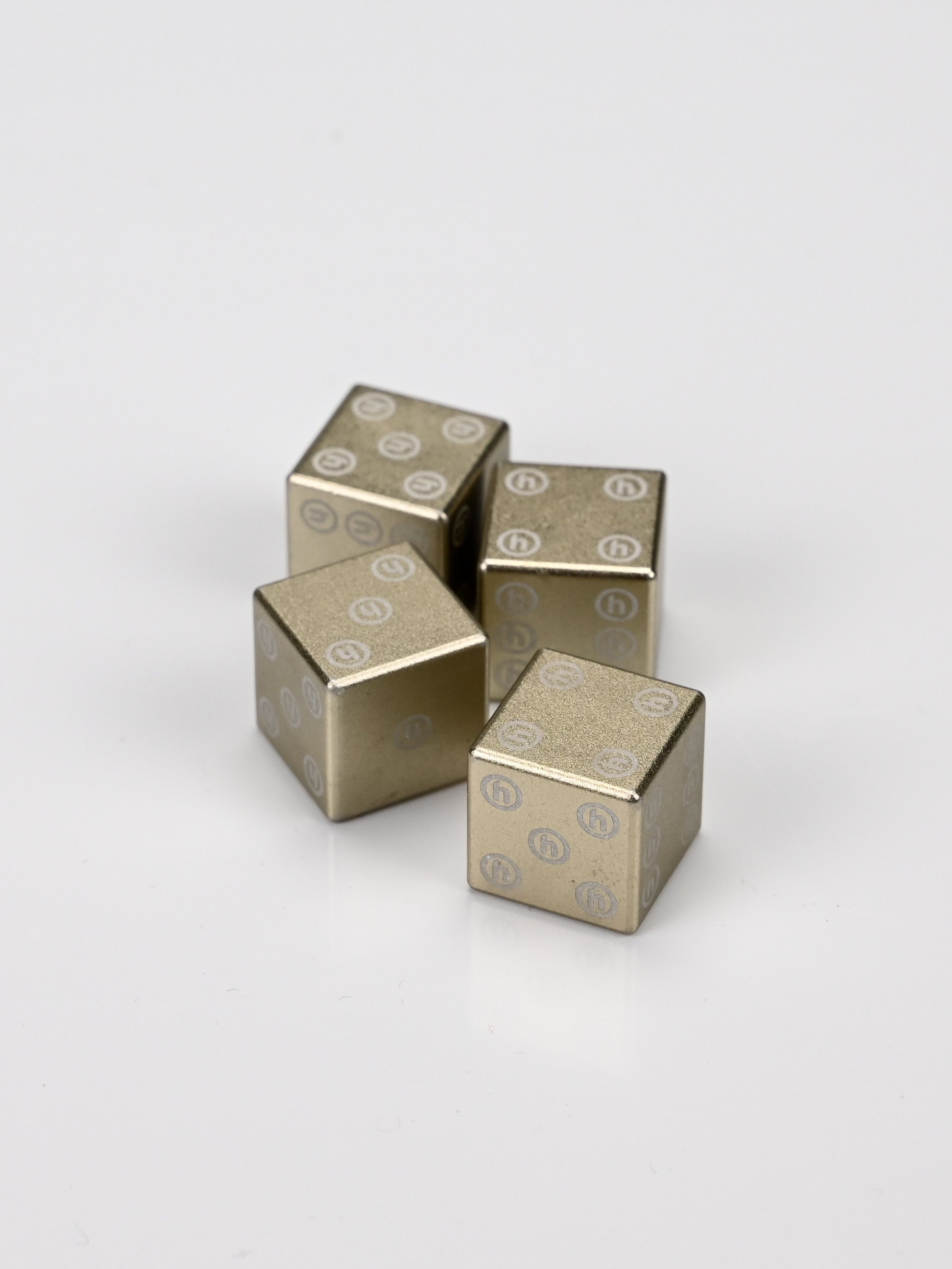 Pre-owned Hidden Ny Dice