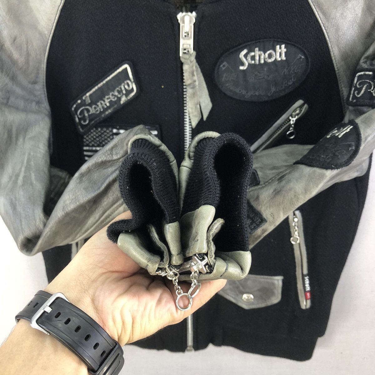 Schott Vintage Schott Cowhide Sleeve With Patches Biker Jacket Size US S / EU 44-46 / 1 - 17 Thumbnail