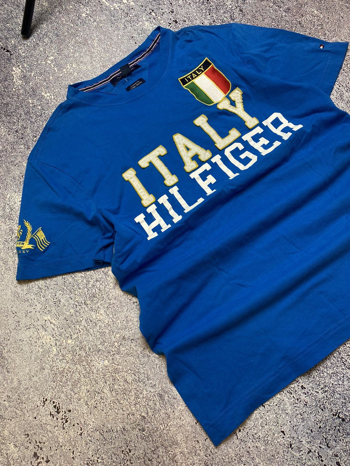 Tommy Hilfiger × Vintage 💥Y2K TOMMY HILFIGER ITALY BIG LOGO T-SHIRT Size US M / EU 48-50 / 2 - 4 Thumbnail