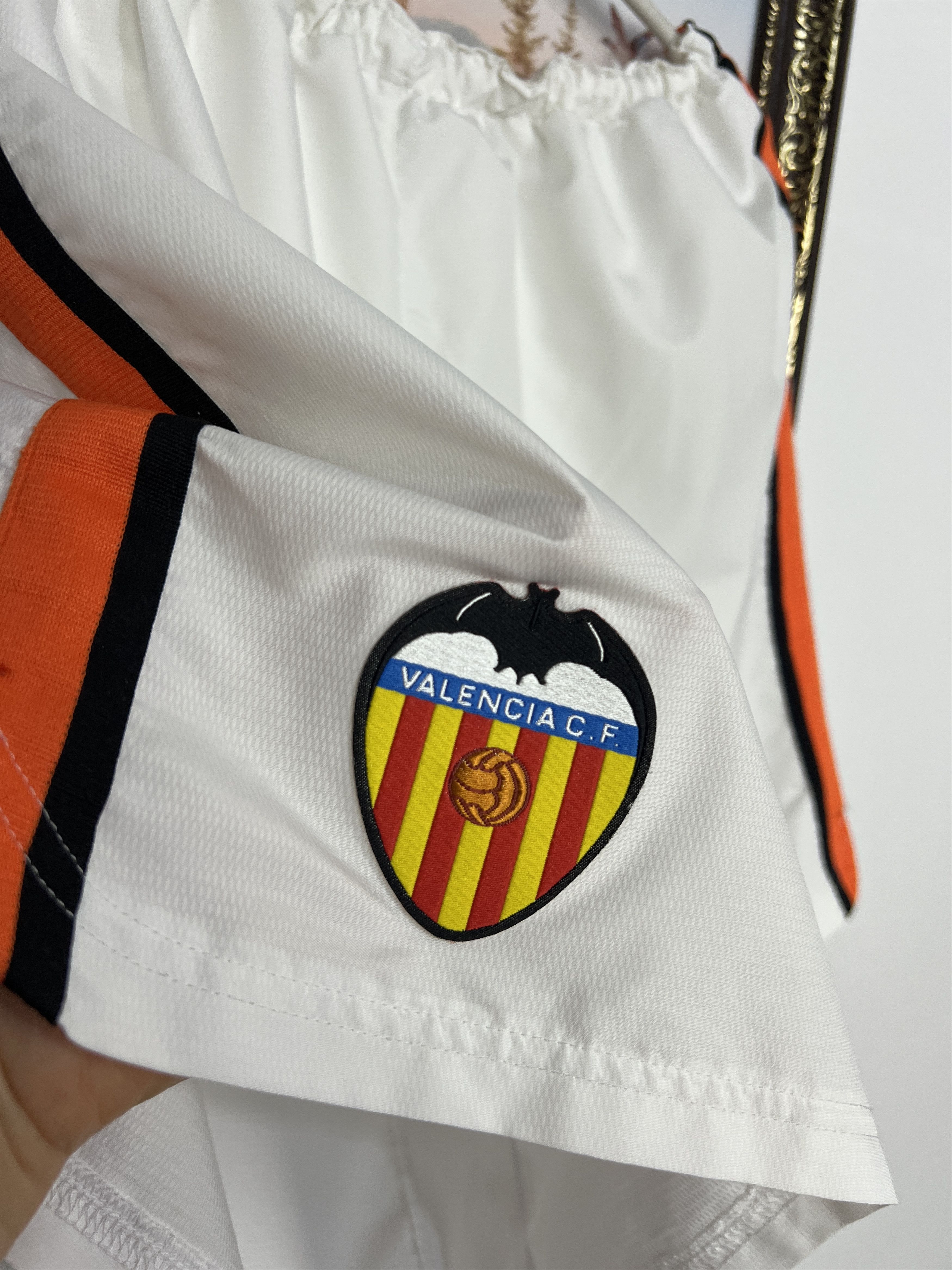 Nike Vintage Nike Valencia Football Shorts Soccer Athletic Rare Size US 36 / EU 52 - 3 Thumbnail