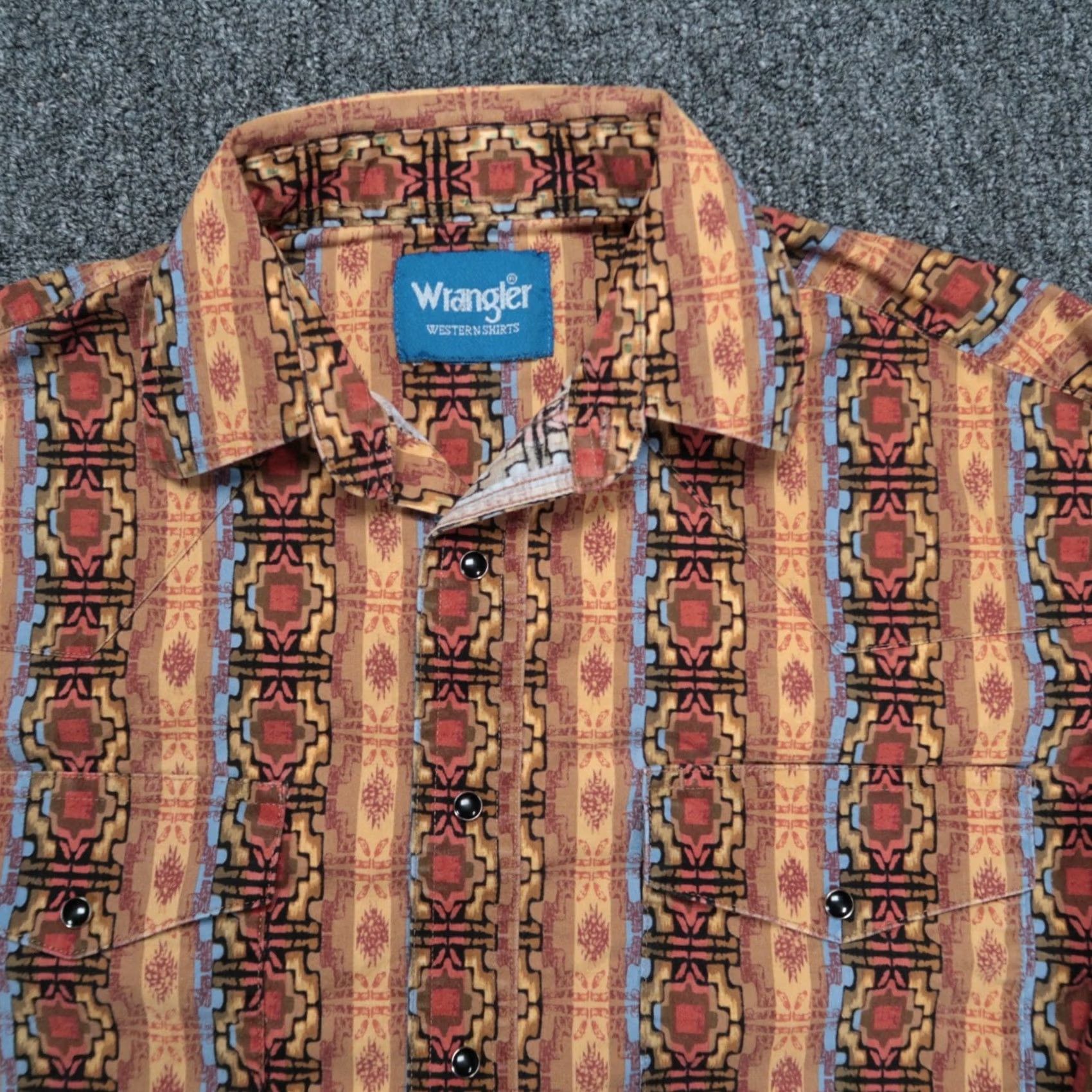 Wrangler VINTAGE Wrangler Shirt Mens L Brown Red Pearl Snap Southwestern Aztec Long Sleeve Size US L / EU 52-54 / 3 - 2 Thumbnail