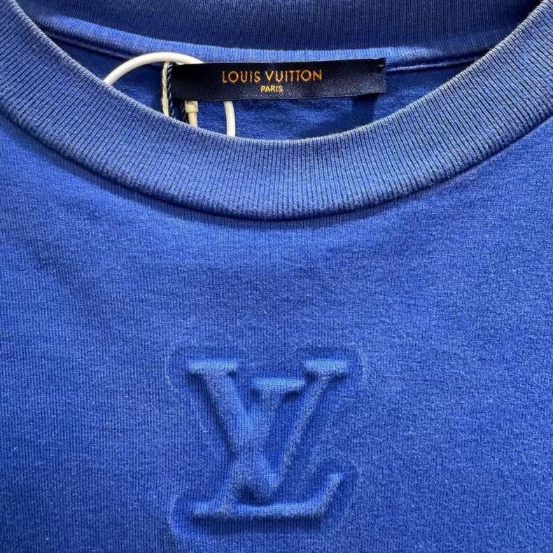 Louis Vuitton Louis Vuitton Embossed logo short sleeve Size US XL / EU 56 / 4 - 2 Thumbnail