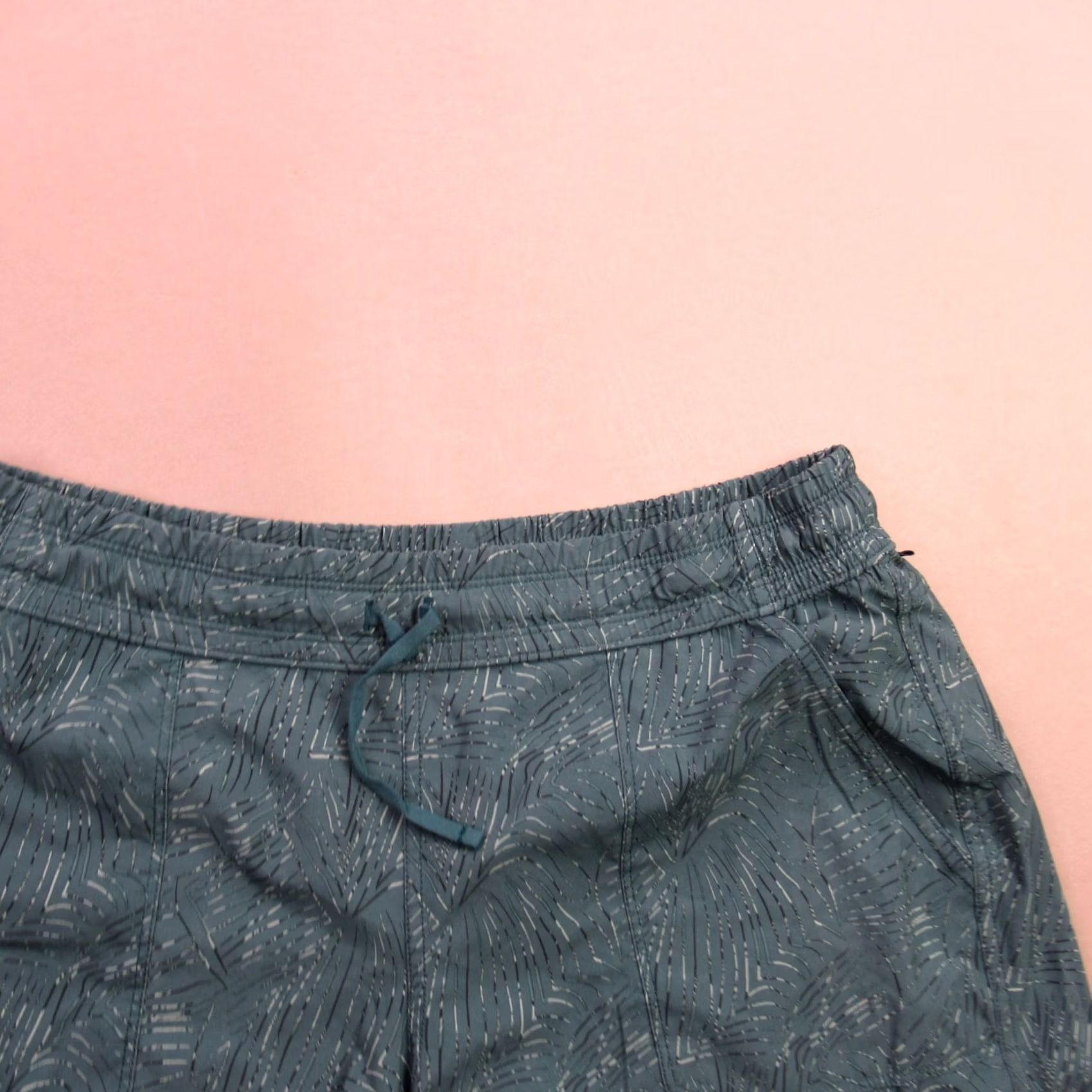 Vintage Kuhl Womens Athletic Hiking Shorts Size L - Green - Drawstring Size 30" / US 8 / IT 44 - 2 Thumbnail