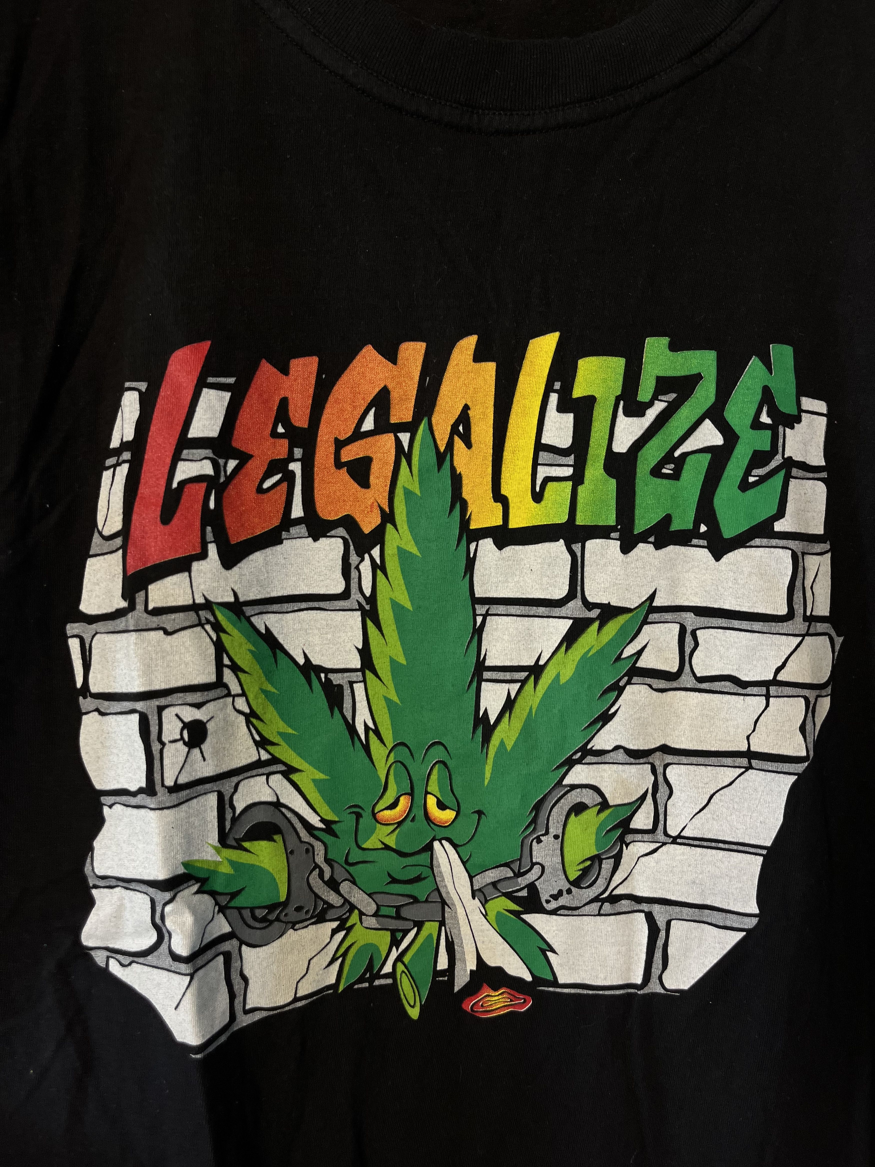 Vintage 420 Legalize Weed Bongo Funny Stoner Tee Size US XL / EU 56 / 4 - 2 Thumbnail