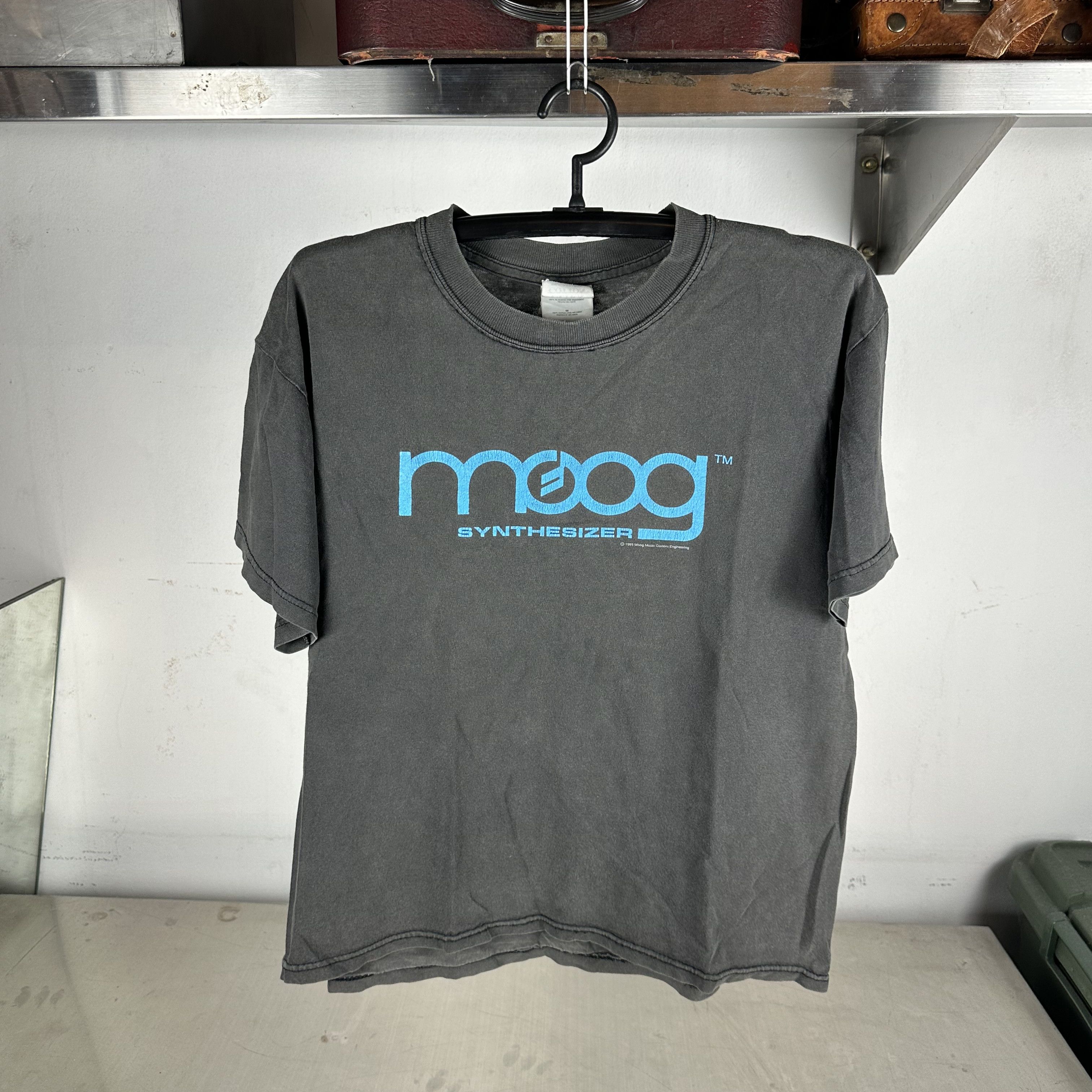 Vintage Vintage 1995 Moog Music Synthesizer Graphic Faded T-Shirt Size US M / EU 48-50 / 2 - 1 Thumbnail